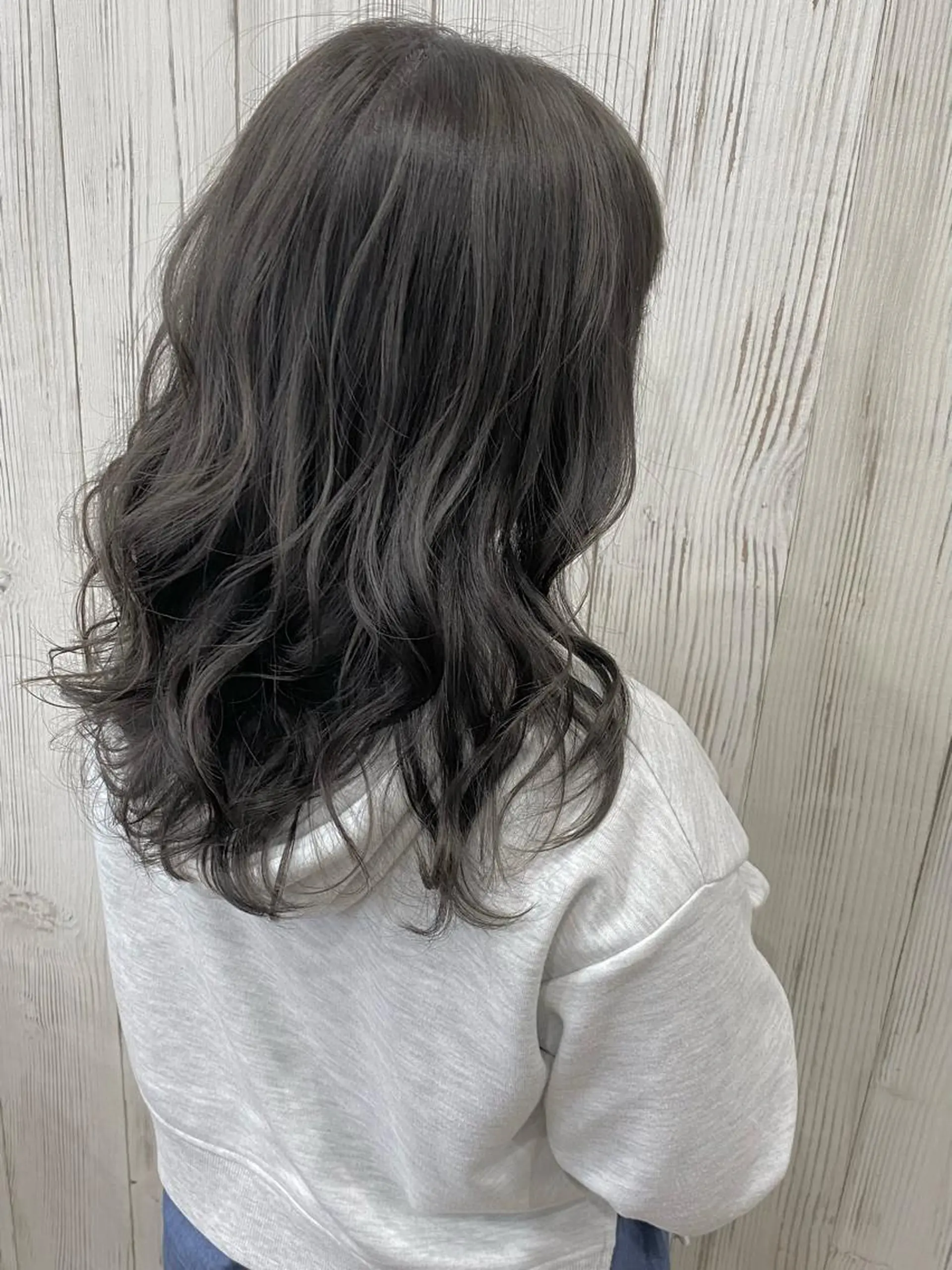 ミディアム カラー ヘアアレンジ ネイル アディクシーカラー ブリーチ 透明感カラー エドルカラー ハイライトカラー カット ヘアカラー reverie【レヴリー】所属・夜20時から限定2組 reverieあきらのヘアスタイル