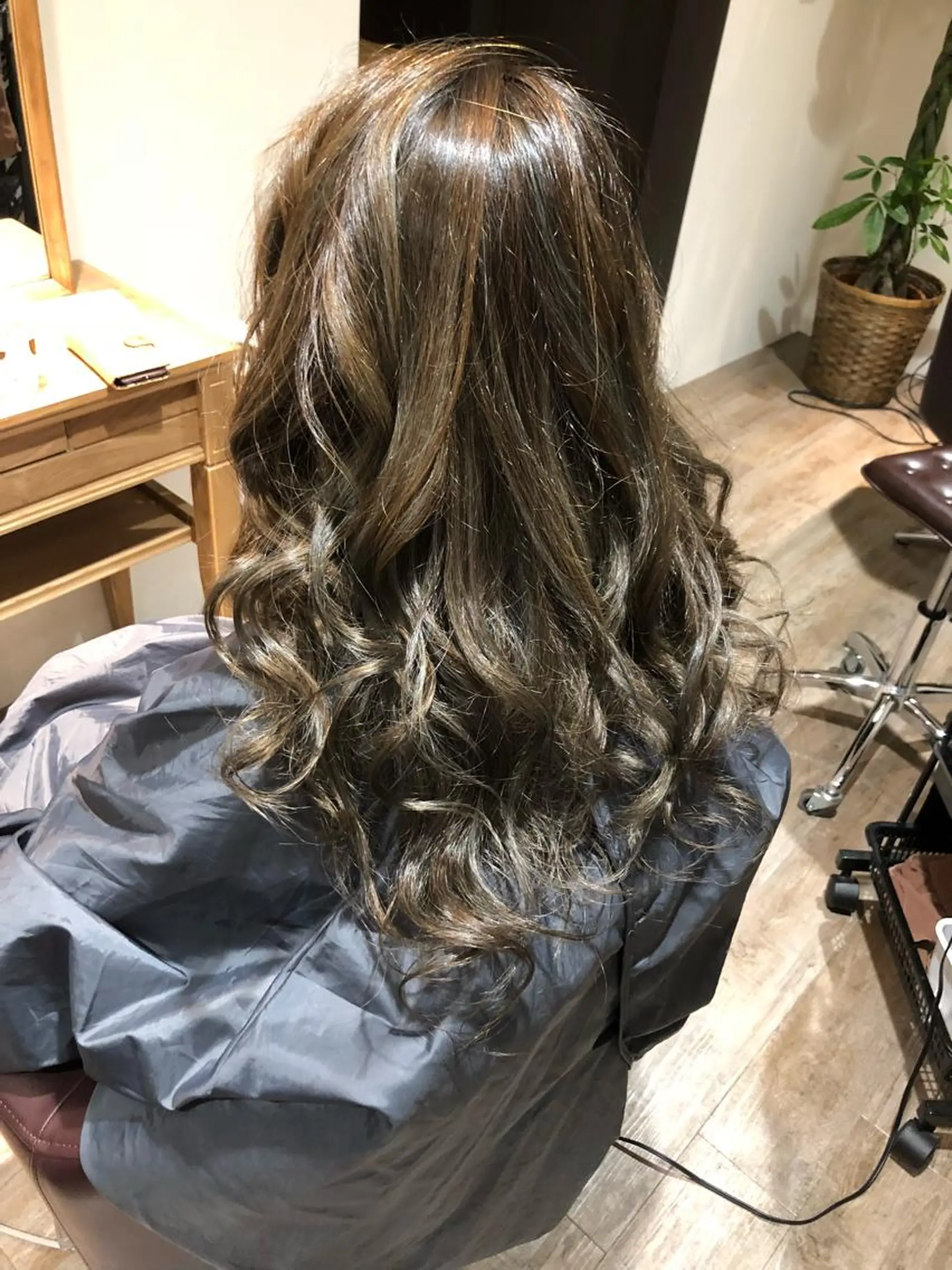 ロング カラー エフェクトブリーチ エクステhiroのヘアスタイル