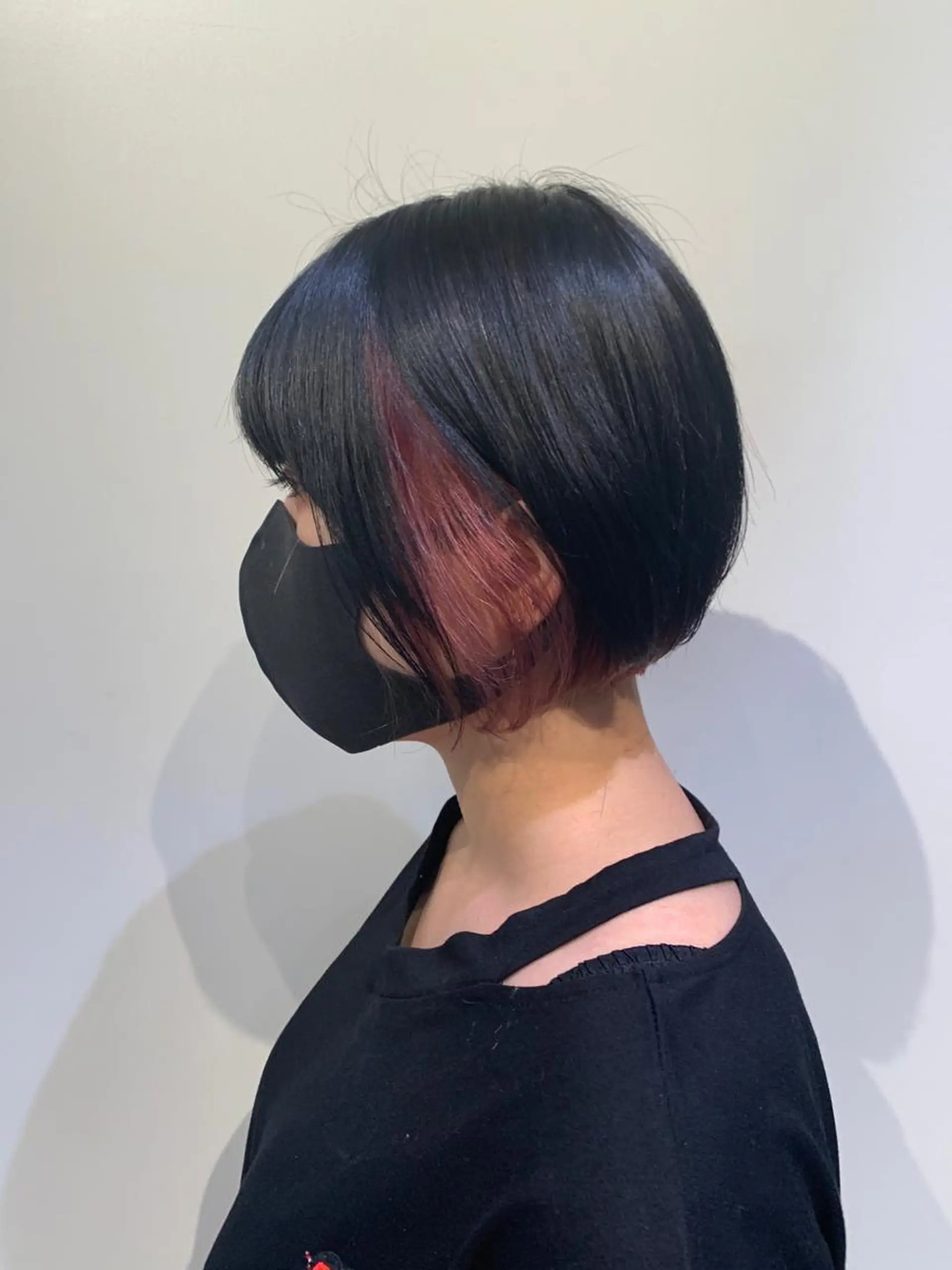 ショート カラー 黒髪 ブルーカラー ブルーブラック ピンクカラー ボブ カット ヘアカラー トリートメント salowin新宿三丁目店所属・🖤小顔ボブ/ウルフ レイヤー🖤山本諒のヘアスタイル