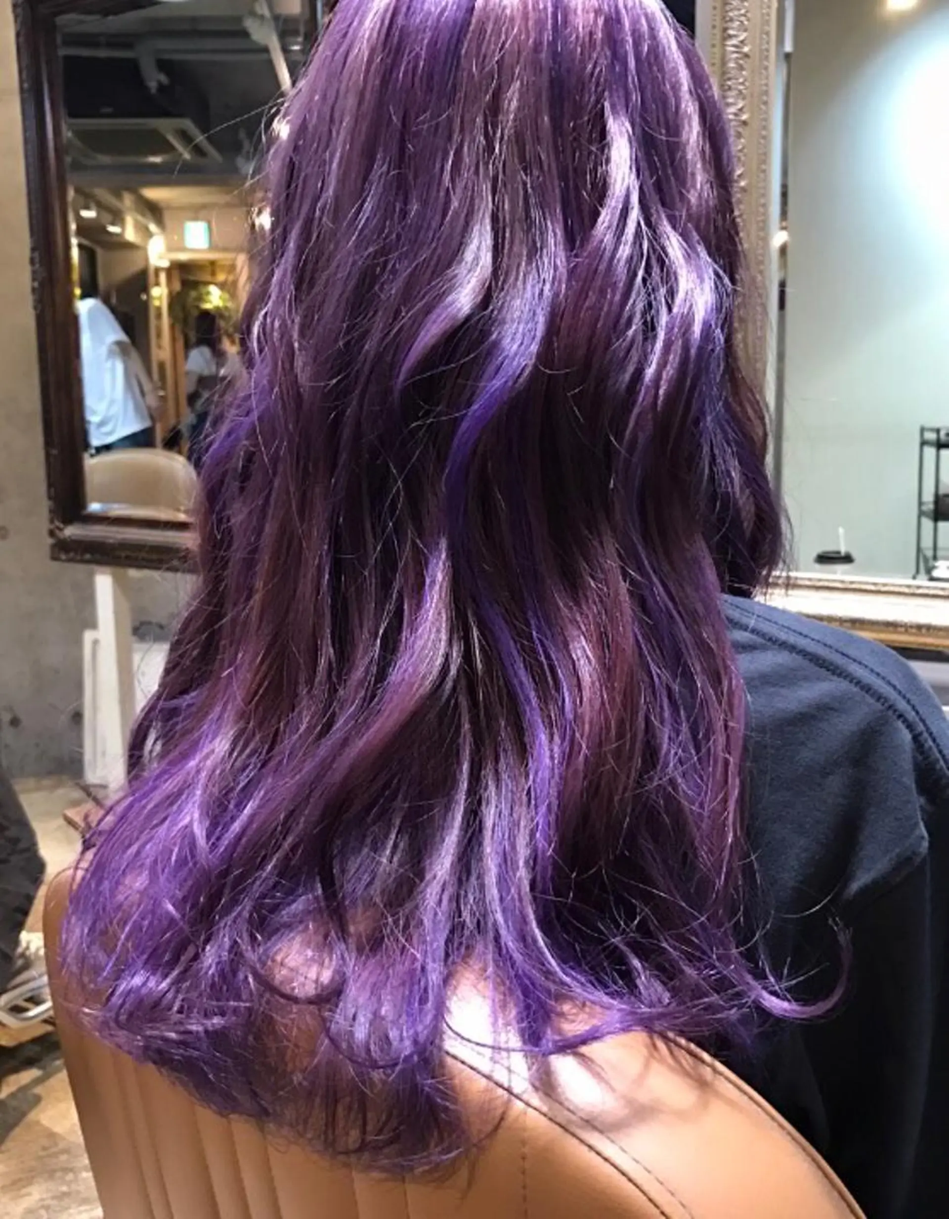 セミロング カラー パーマ ヘアアレンジ メンズ キッズ ネイル マツエク・マツパ パープルカラー パープル サロンドミルク 原宿のヘアスタイル