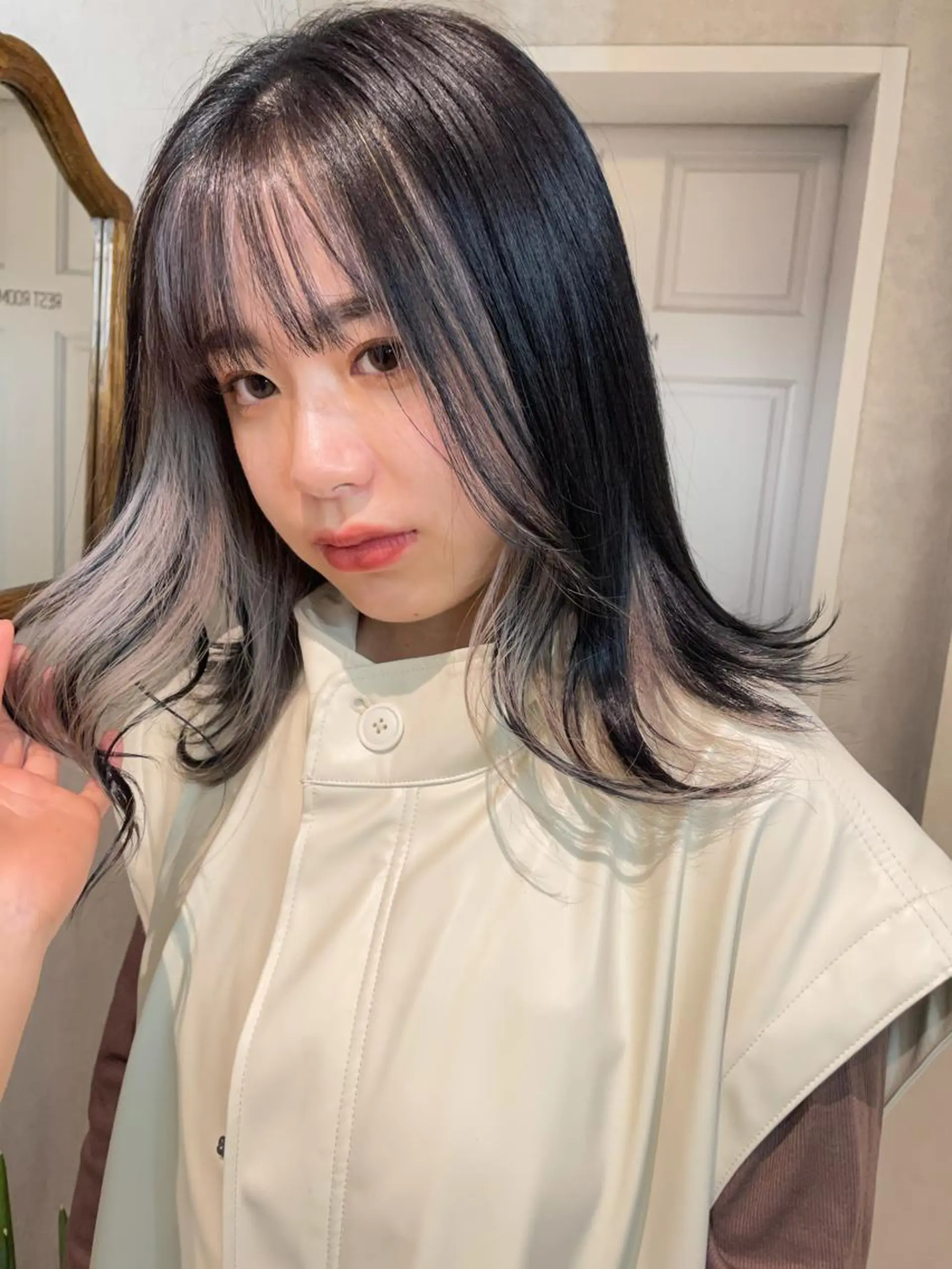 ミディアム カラー ミストバング ベージュカラー ブリーチ ケアブリーチ  フェイスフレーミング ヘアカラー ナチュラル透明感🌱 小山美樹子のヘアスタイル