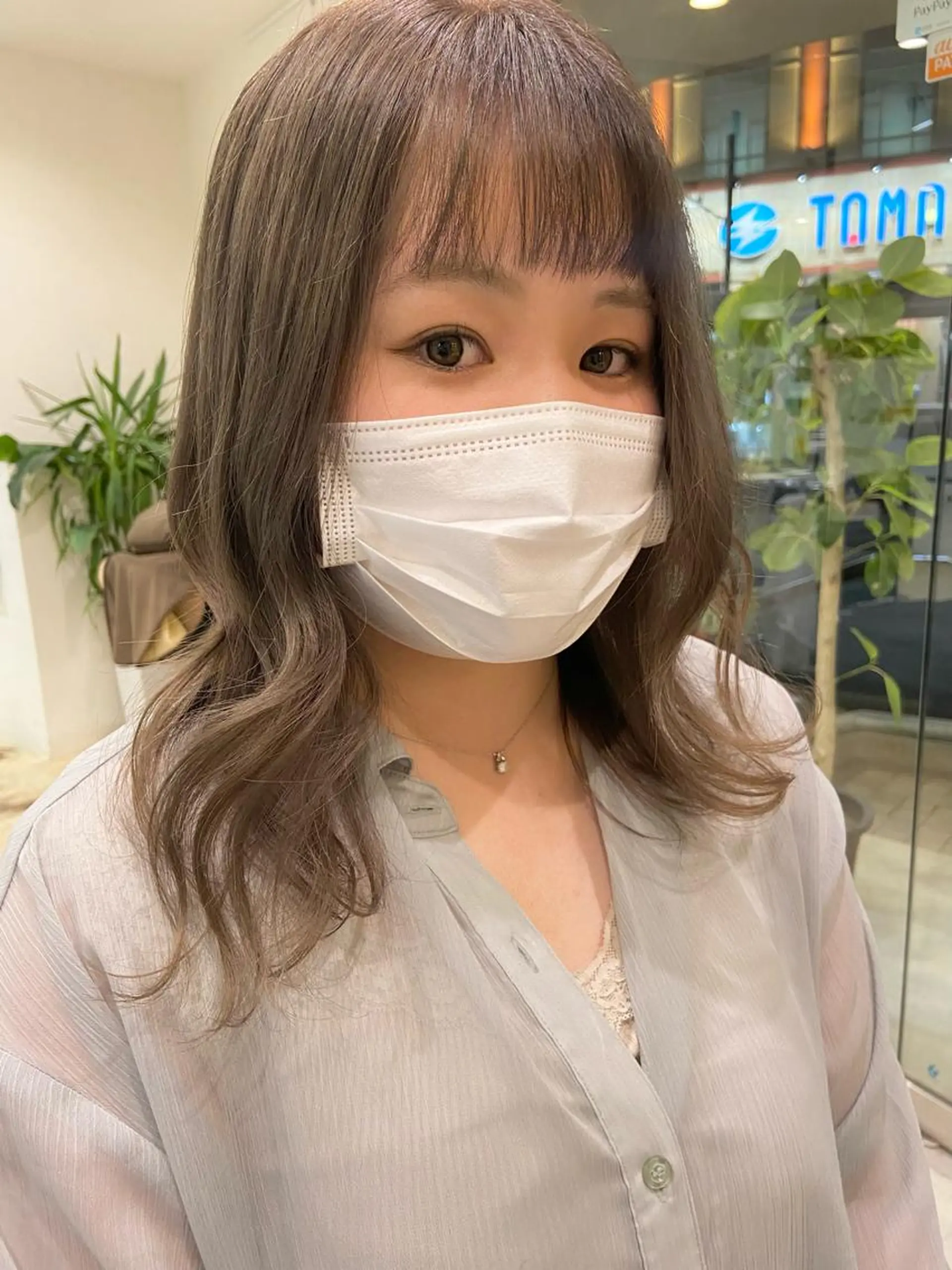 ミディアム 淺谷 美紀のヘアスタイル
