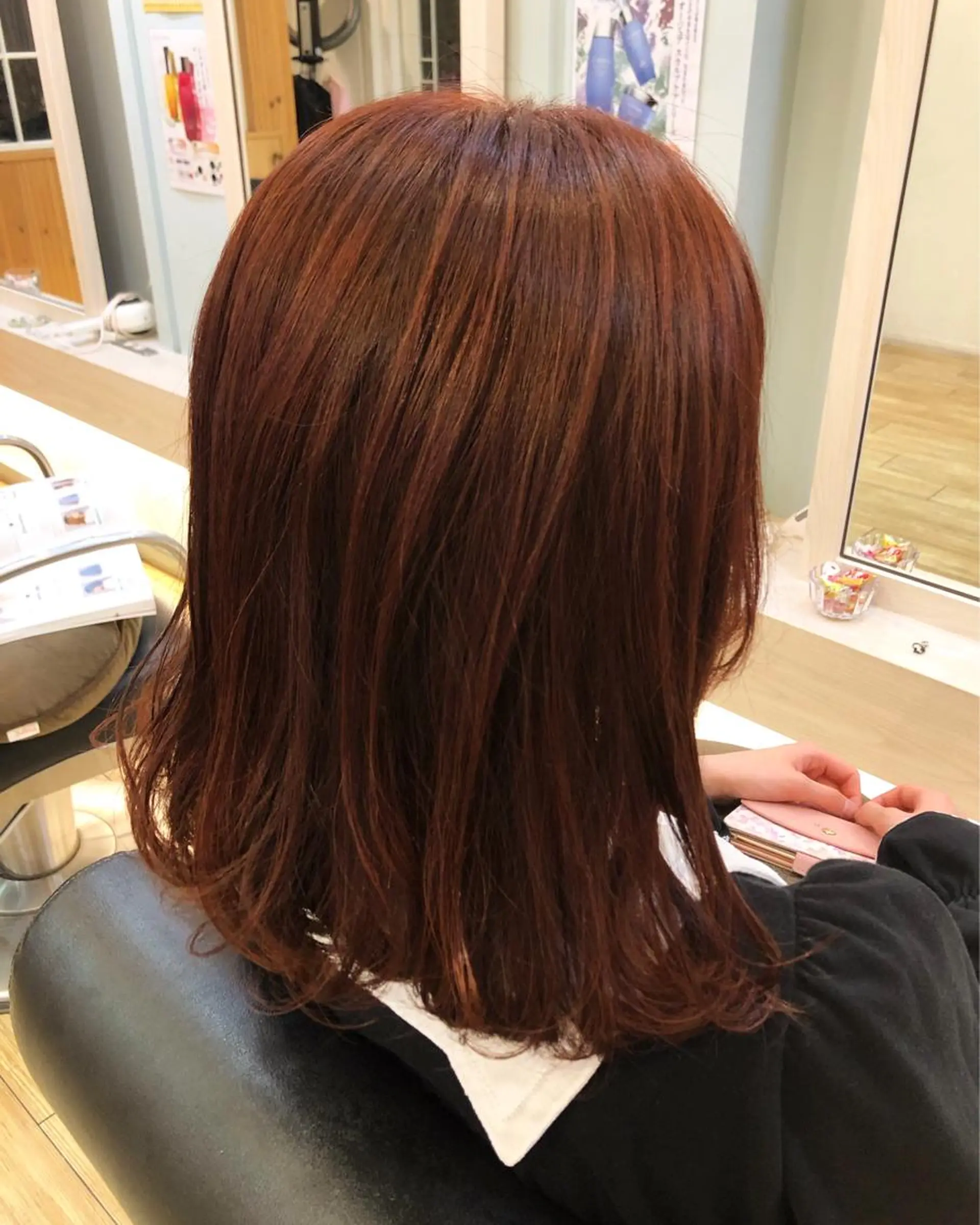 ミディアム カラー レッドカラー uni（ウニ）所属・西村 有紗のヘアスタイル