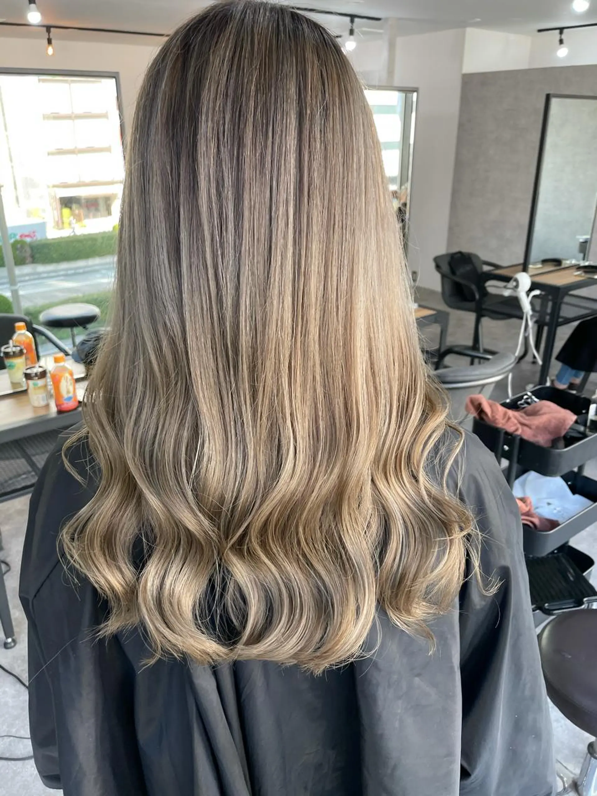 セミロング カラー パーマ ヘアアレンジ メンズ キッズ ネイル マツエク・マツパ メンズバレイヤージュ メンズブリーチ フェードカット メンズハイライト メンズインナーカラー メンズ特化 しゅうへいのヘアスタイル