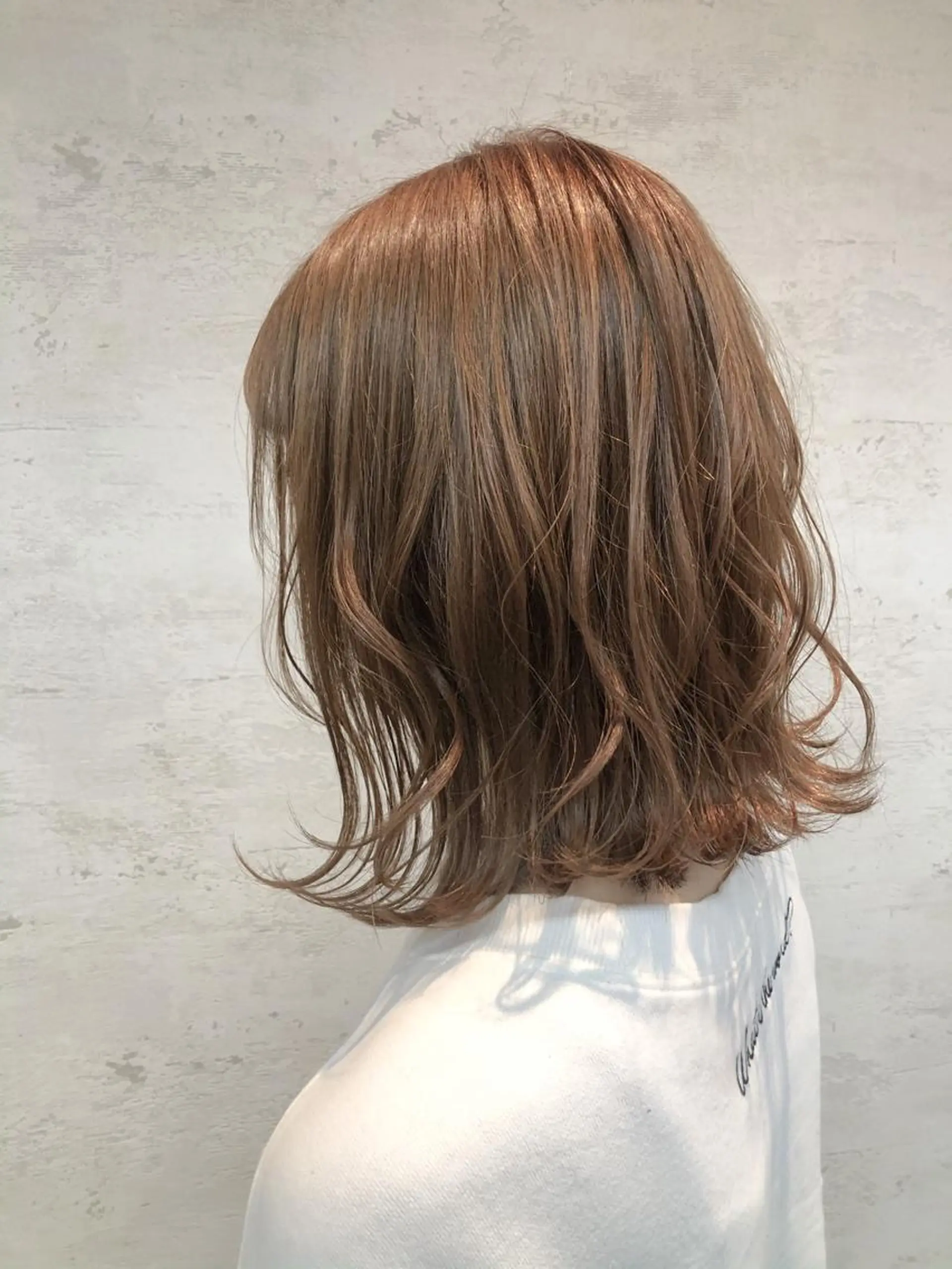 ミディアム カラー カット ヘアカラー 女性に人気♪ はやしほのかのヘアスタイル