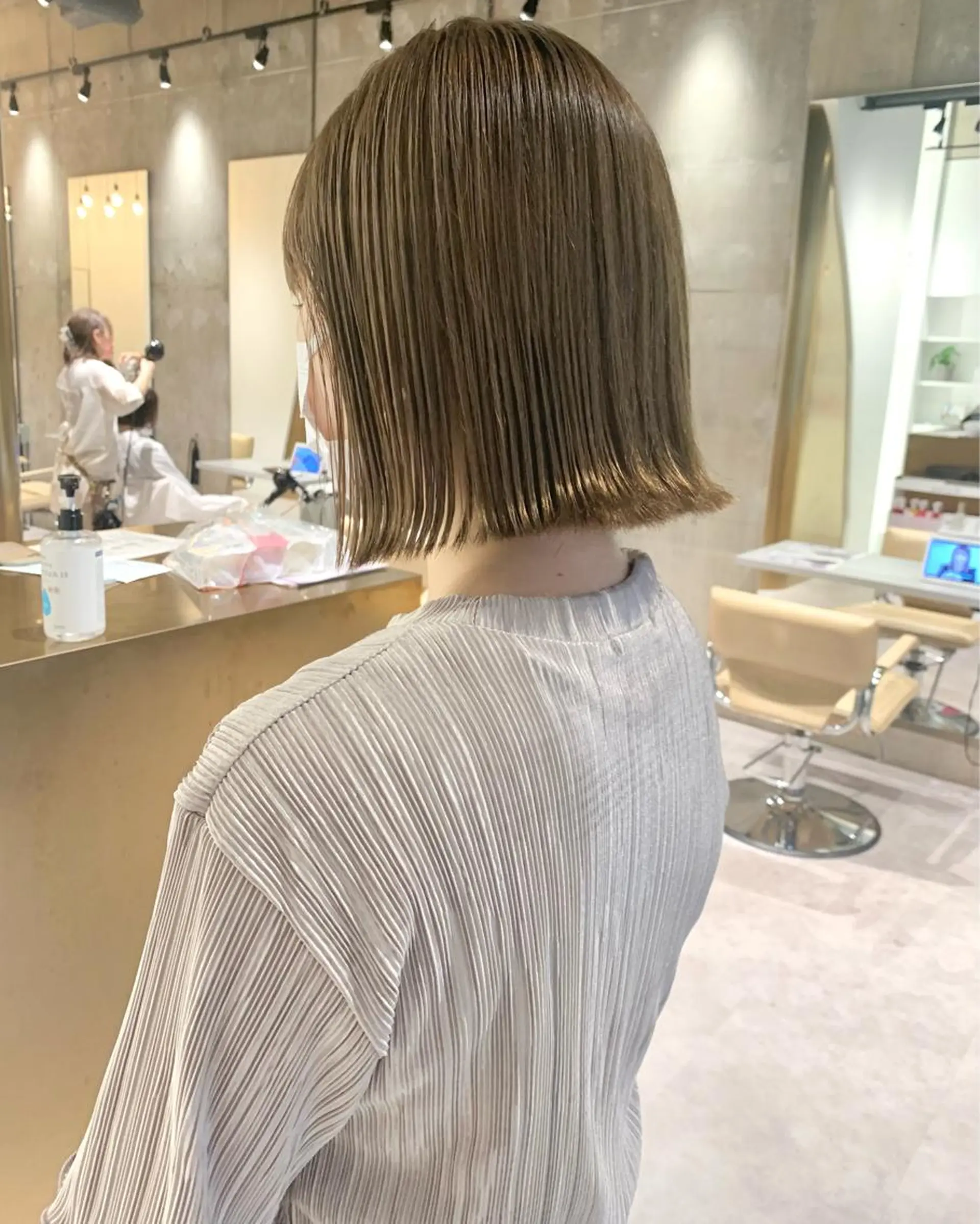 ショート カラー ベージュカラー 透明感カラー iLi所属・iLi 《イリ》のヘアスタイル