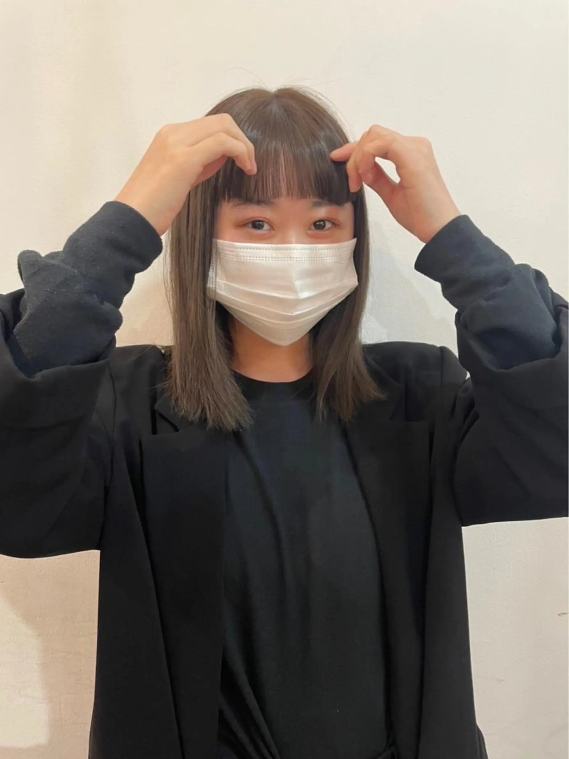 ミディアム カラー ベージュカラー 透明感カラー オン眉 chiharu ボブ/レイヤーのヘアスタイル