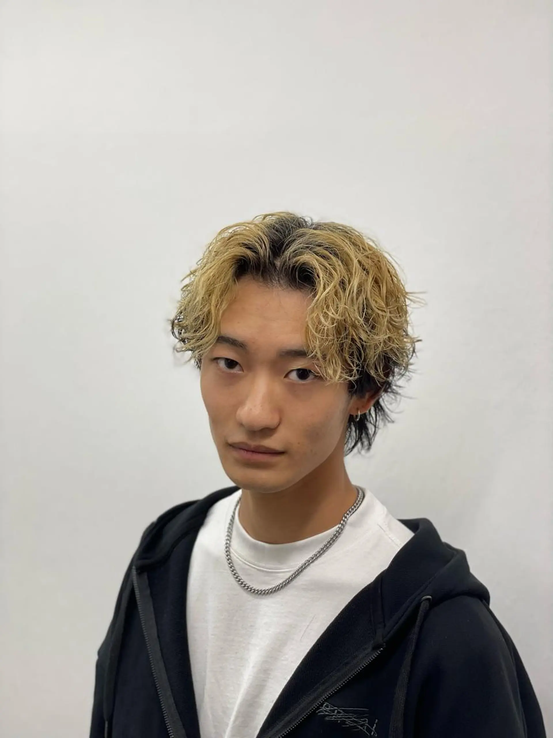 ミディアム 田中 眞人のヘアスタイル