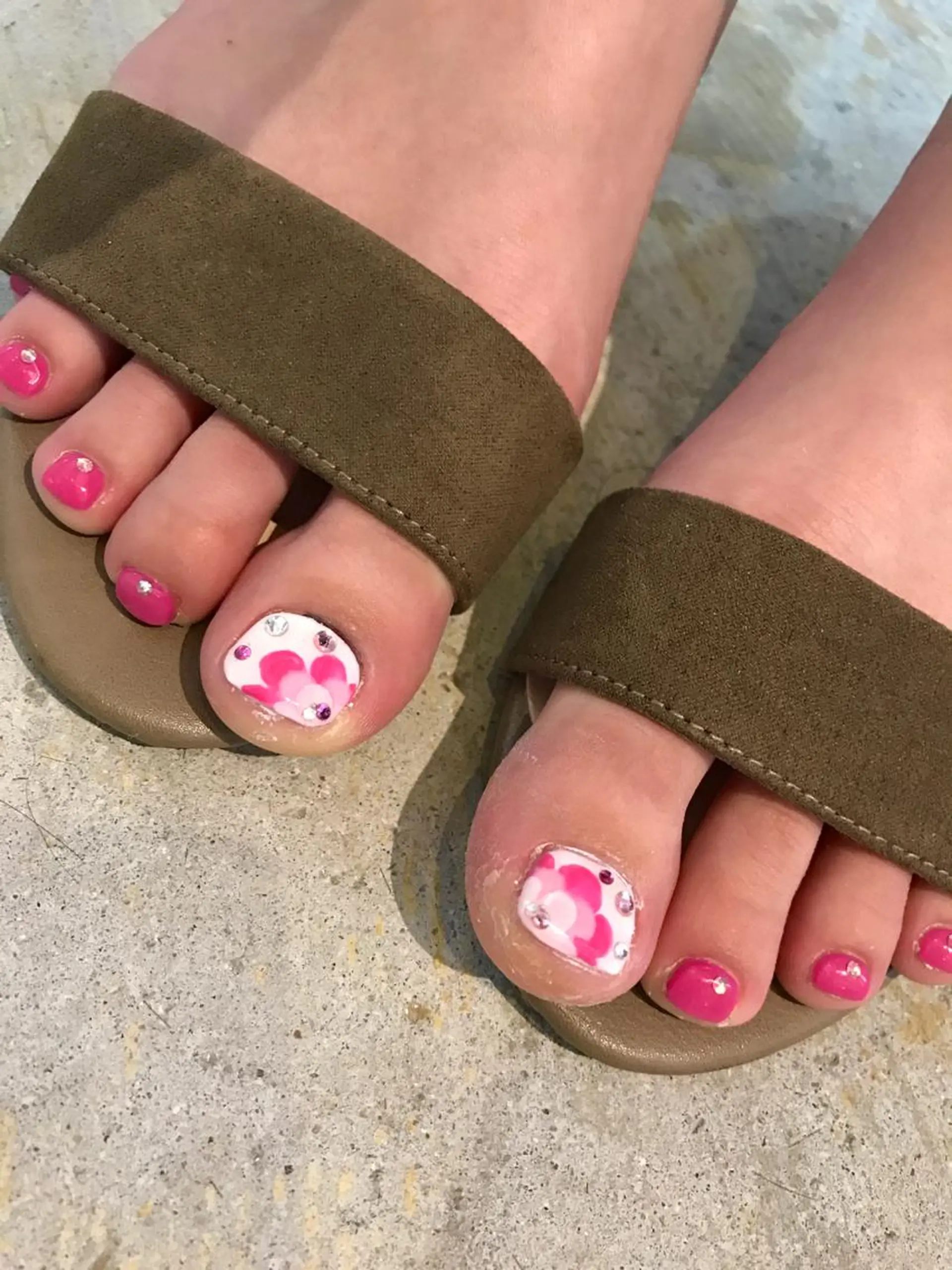 ネイル フラワーネイル ピンク Re Pearl～コーディネートサロン～ 市駅前店所属・NARUMI HYODOのネイルデザイン