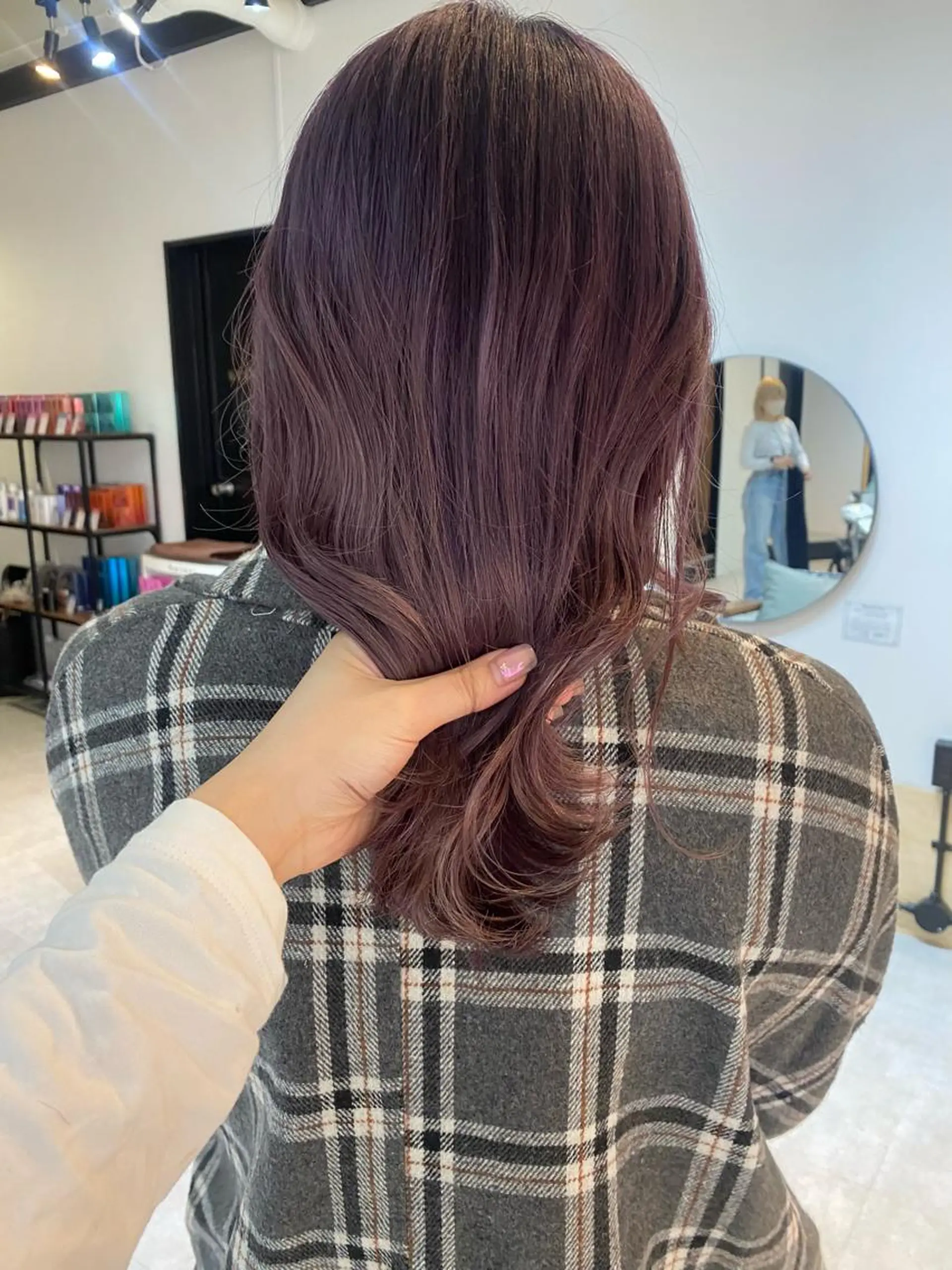 ロング Juri 暖色/ツヤ感カラーのヘアスタイル
