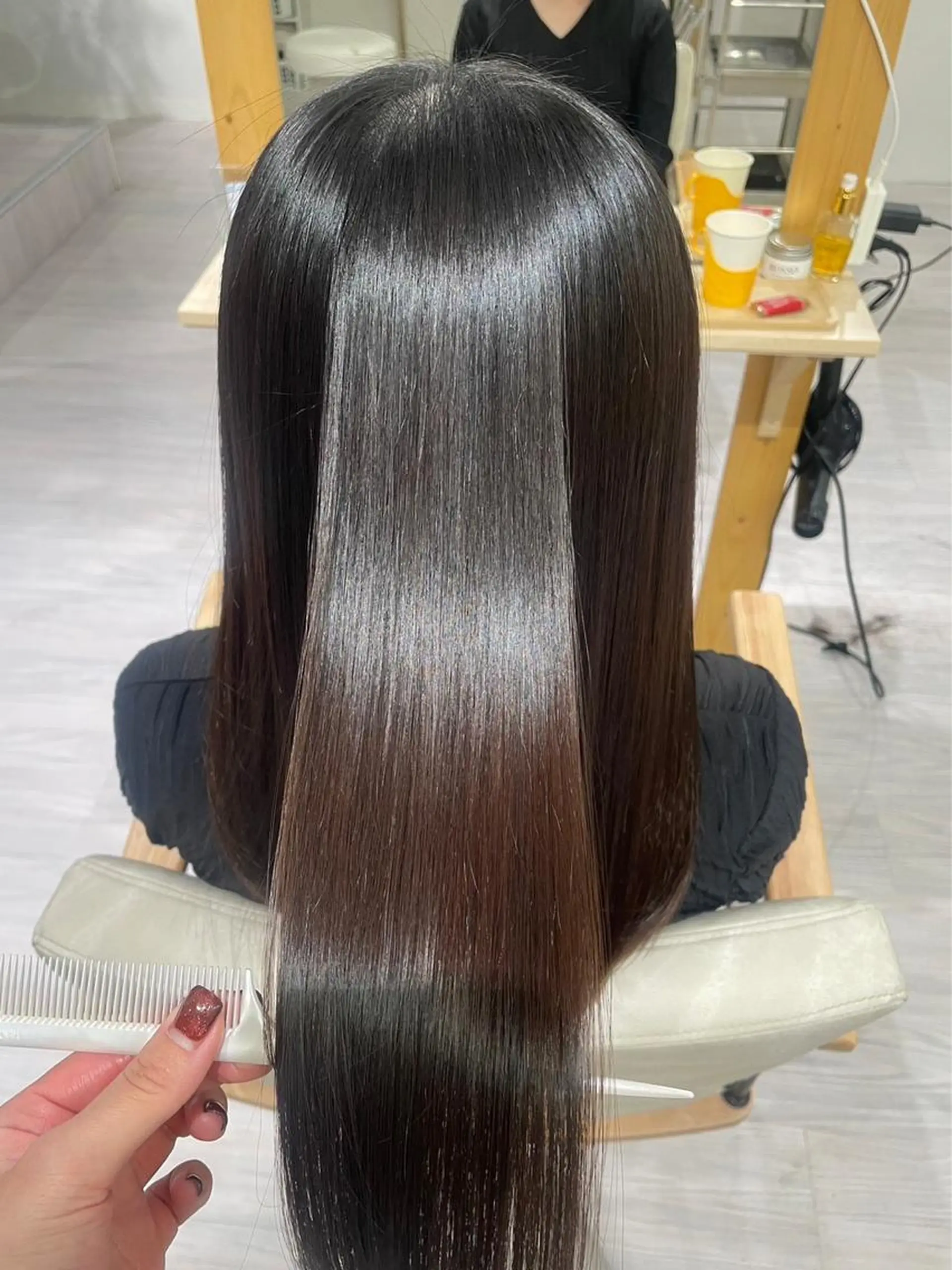 ロング トリートメント ツヤカラー🤍 ARISAのヘアスタイル