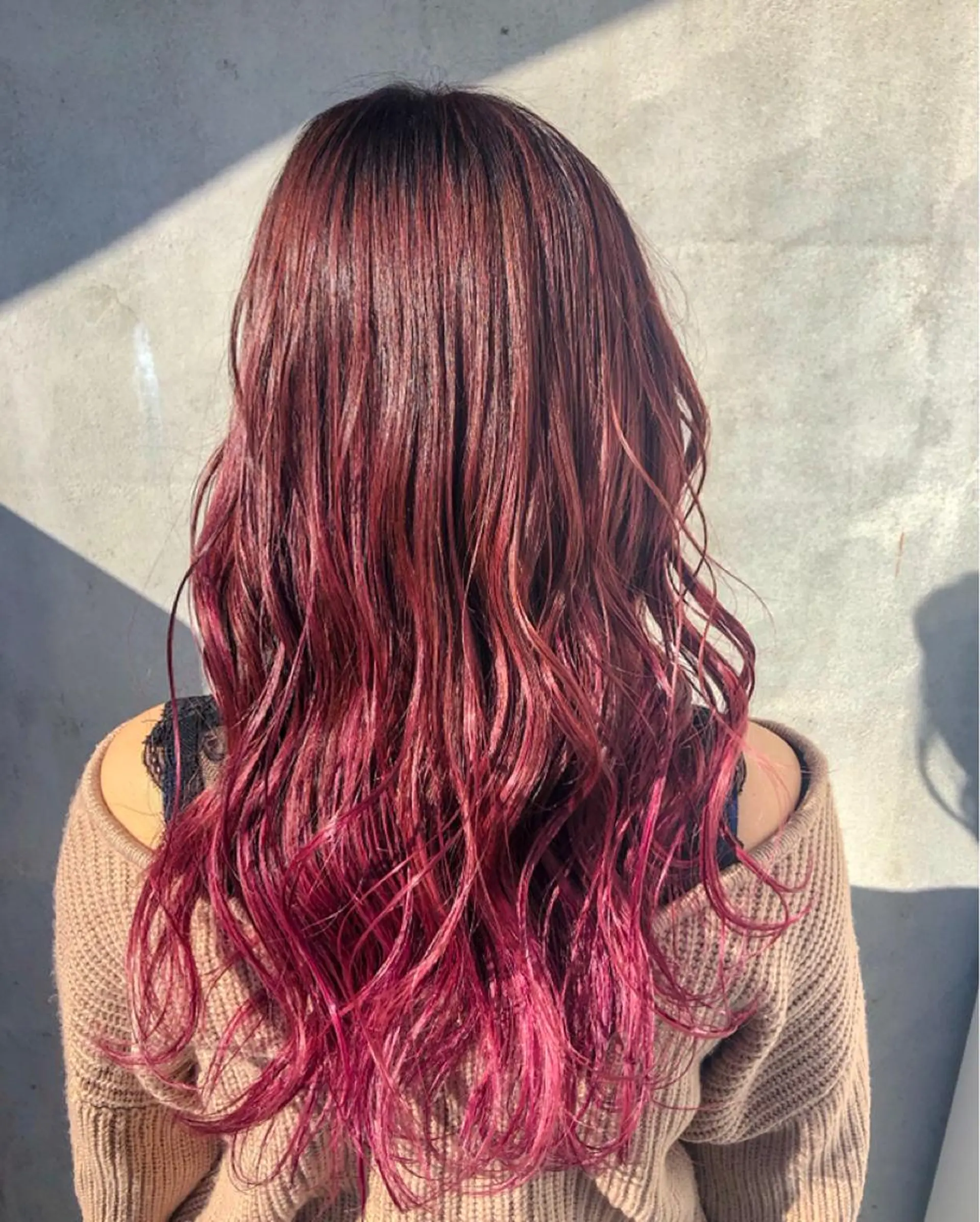 ロング カラー バレイヤージュ ピンクカラー レイヤーカット NAGON STYLE  MICI所属・佐藤 美聡のヘアスタイル