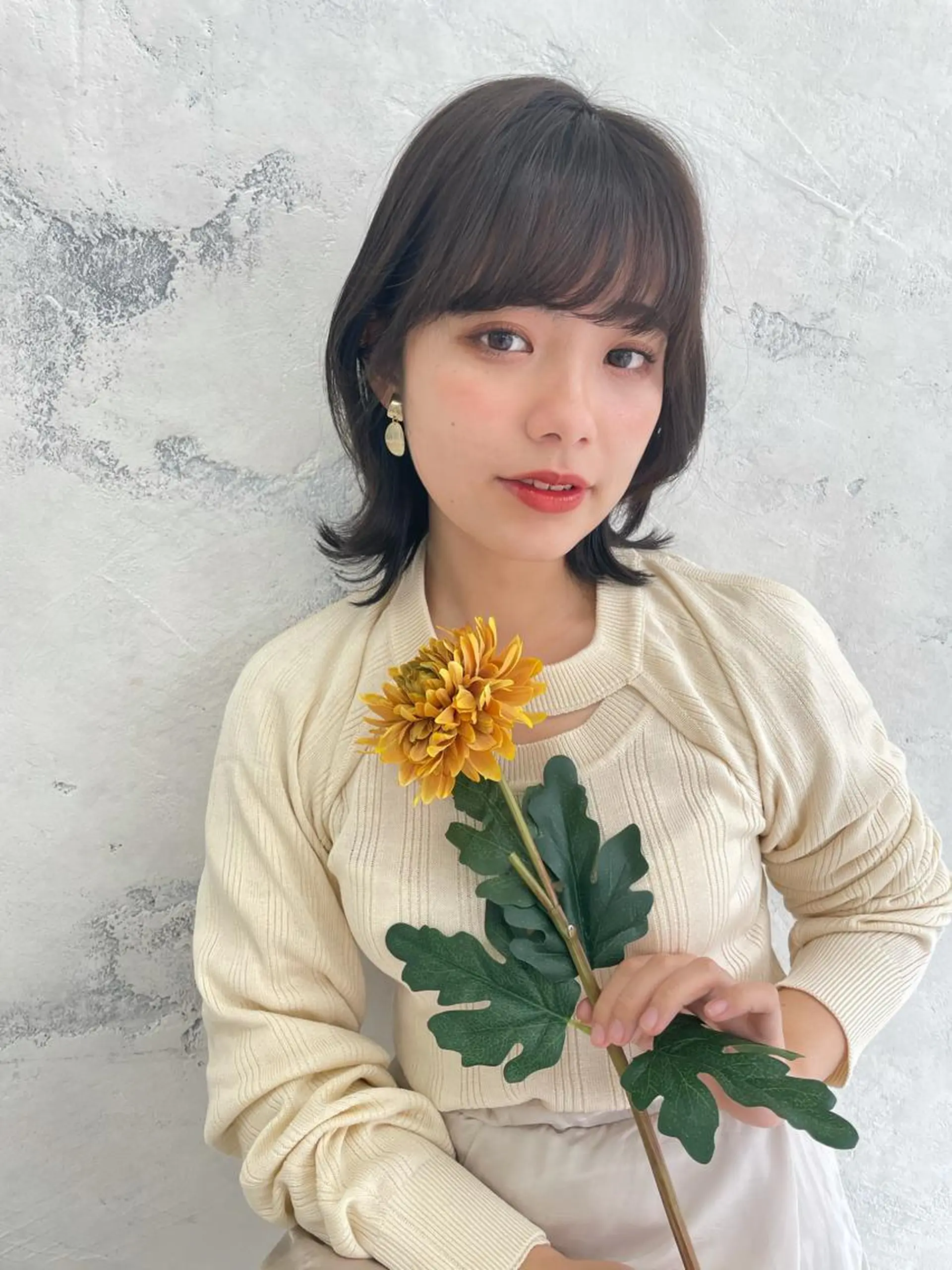 ミディアム esse大阪茶屋町店所属・レイヤーカット 新井田陽寿のヘアスタイル