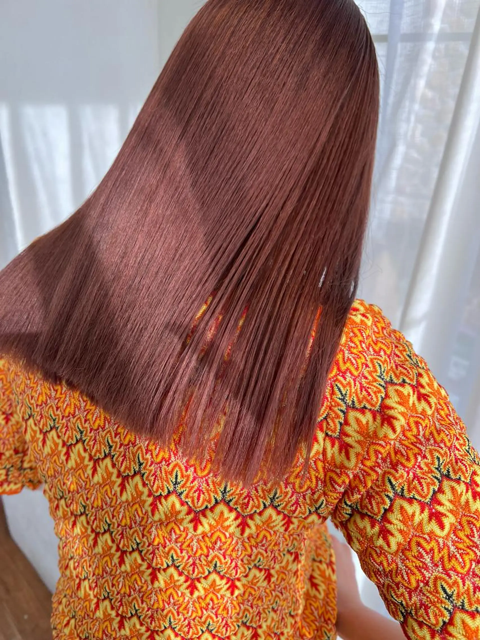 ミディアム カラー ブラウンカラー オレンジ オレンジブラウン 韓国風ヘア sio.nail&eyebrow salon shimokitazawa2号店所属・nailist mana𖤐´-のネイルデザイン