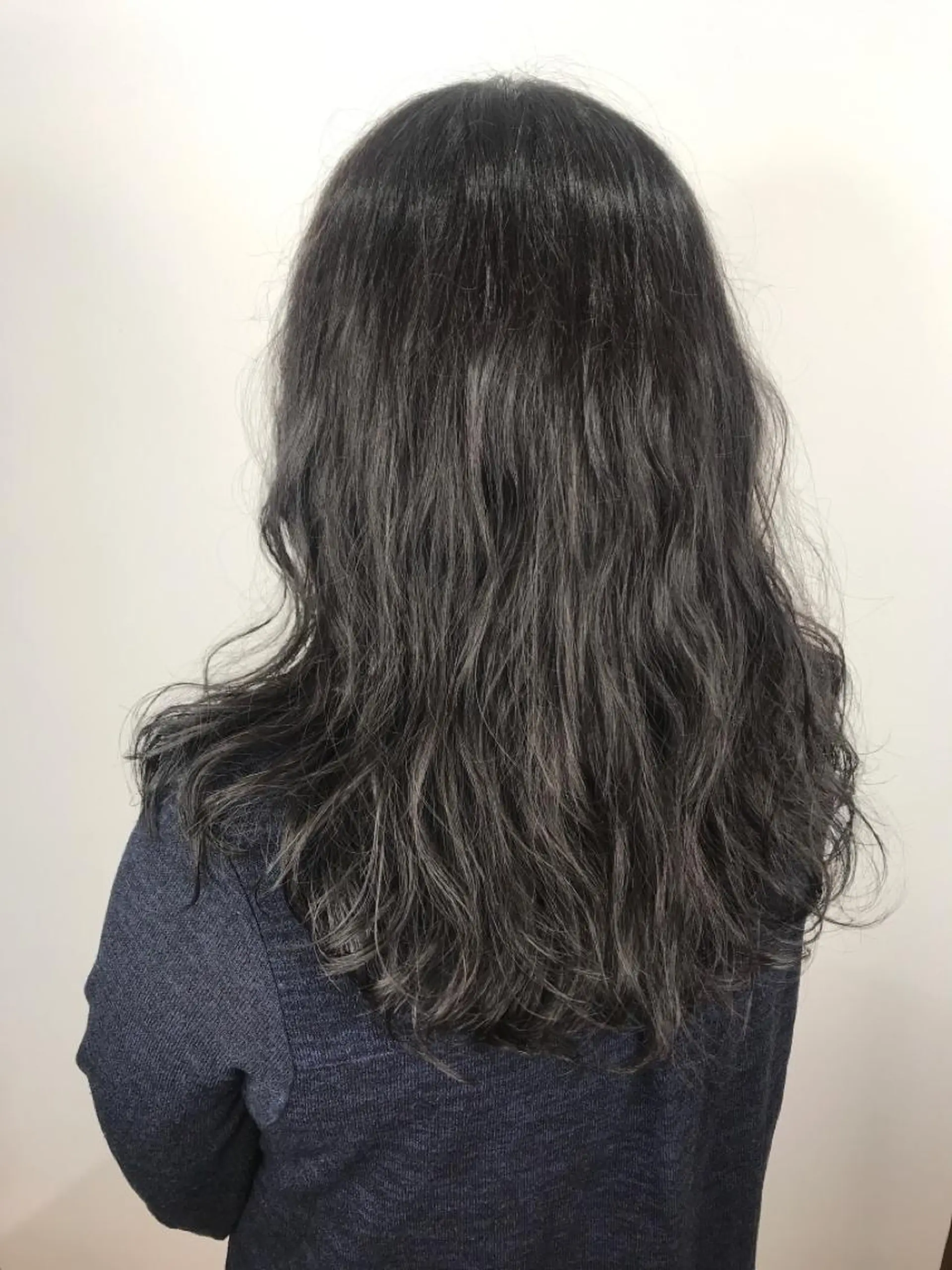 セミロング パーマ 町野 朝哉のヘアスタイル