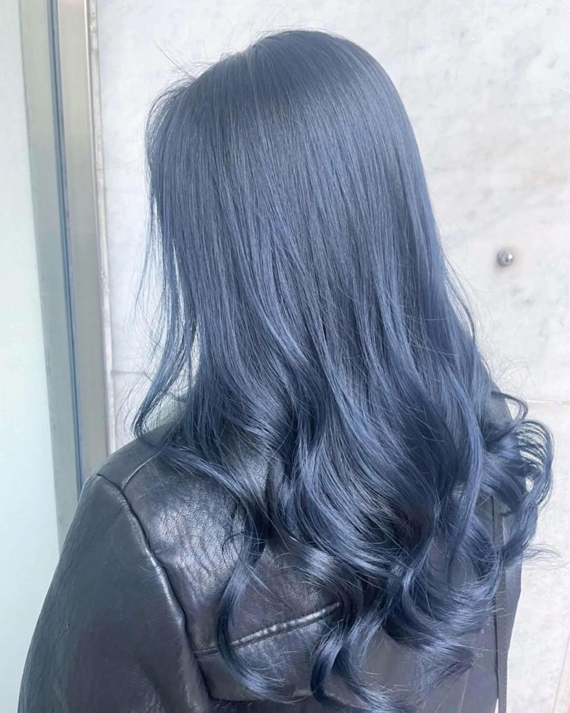 ロング カラー バレイヤージュ ブルーカラー レイヤーカット JIL BLAN 京都所属・RU RIのヘアスタイル