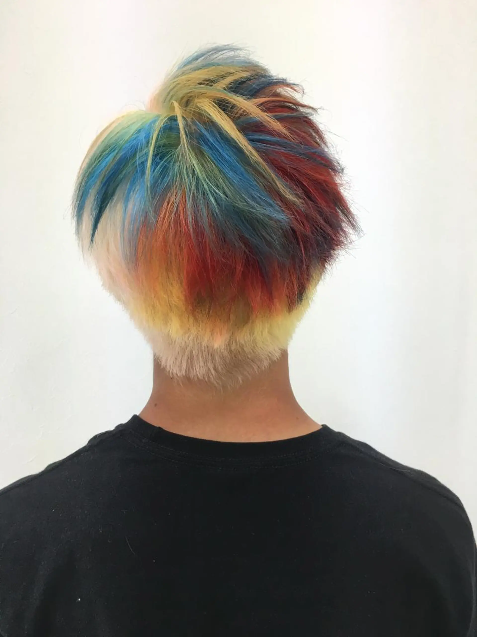ショート カラー メンズ 佐藤 祥太のヘアスタイル