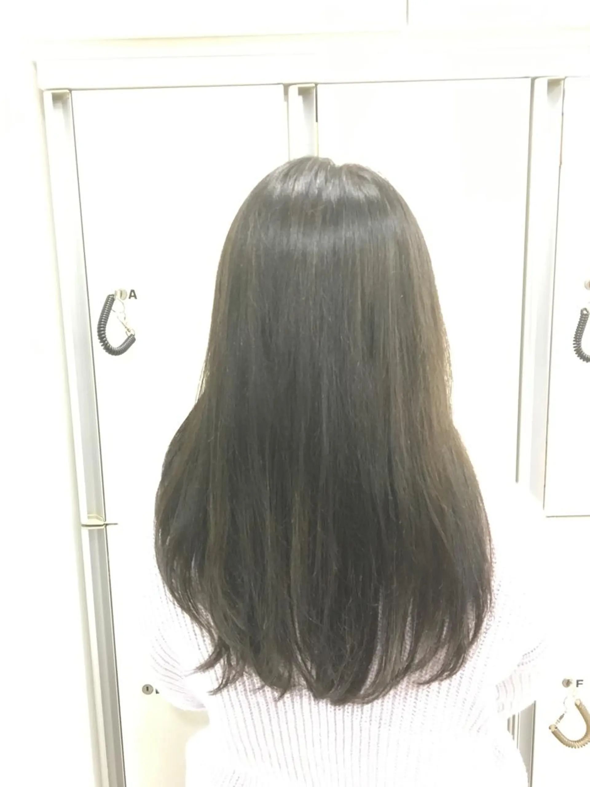 セミロング カラー 透明感カラー イルミナカラー 三川 洋樹のヘアスタイル