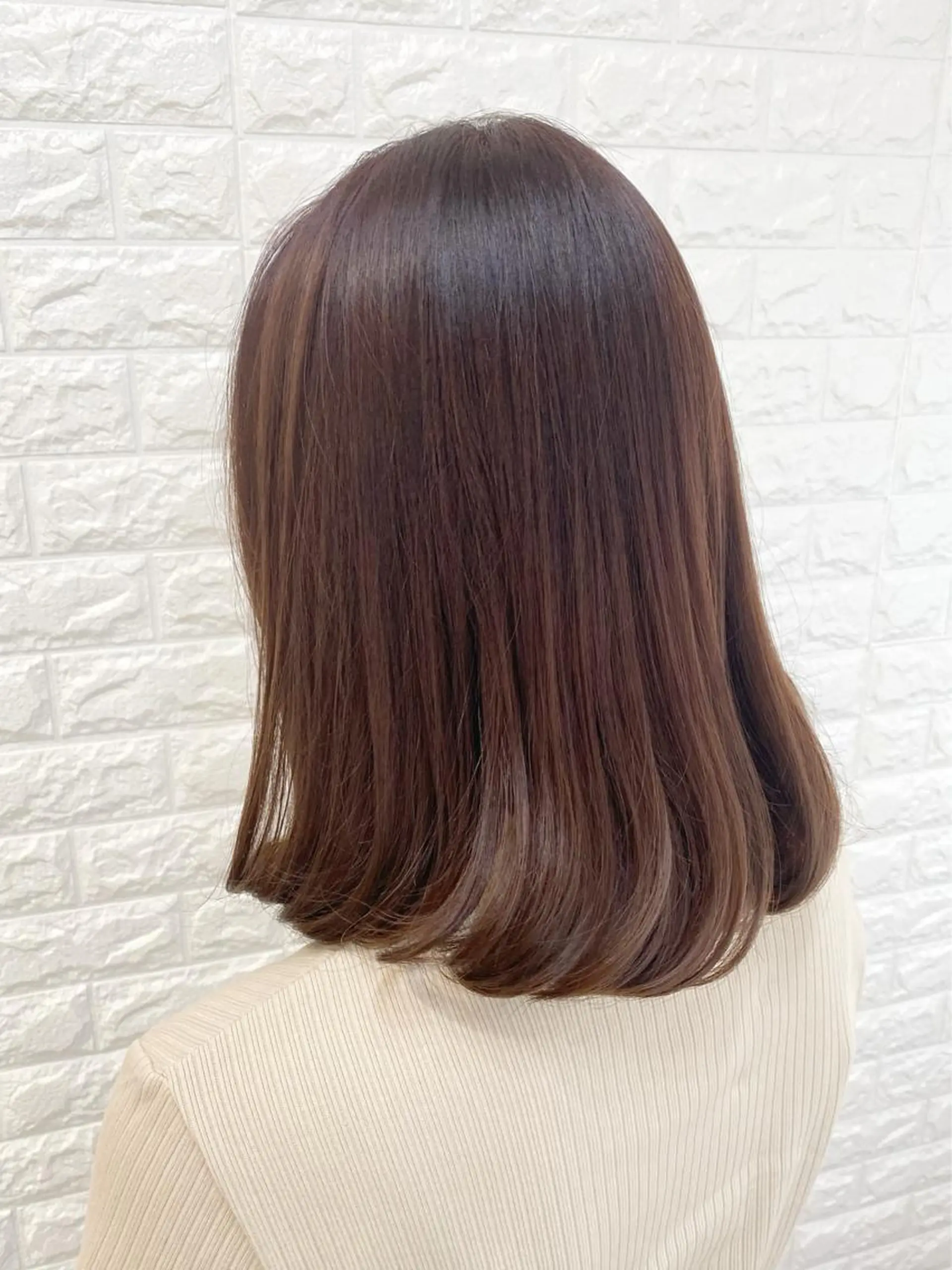 ミディアム アッシュ カット ヘアカラー 高木 麻知子のヘアスタイル