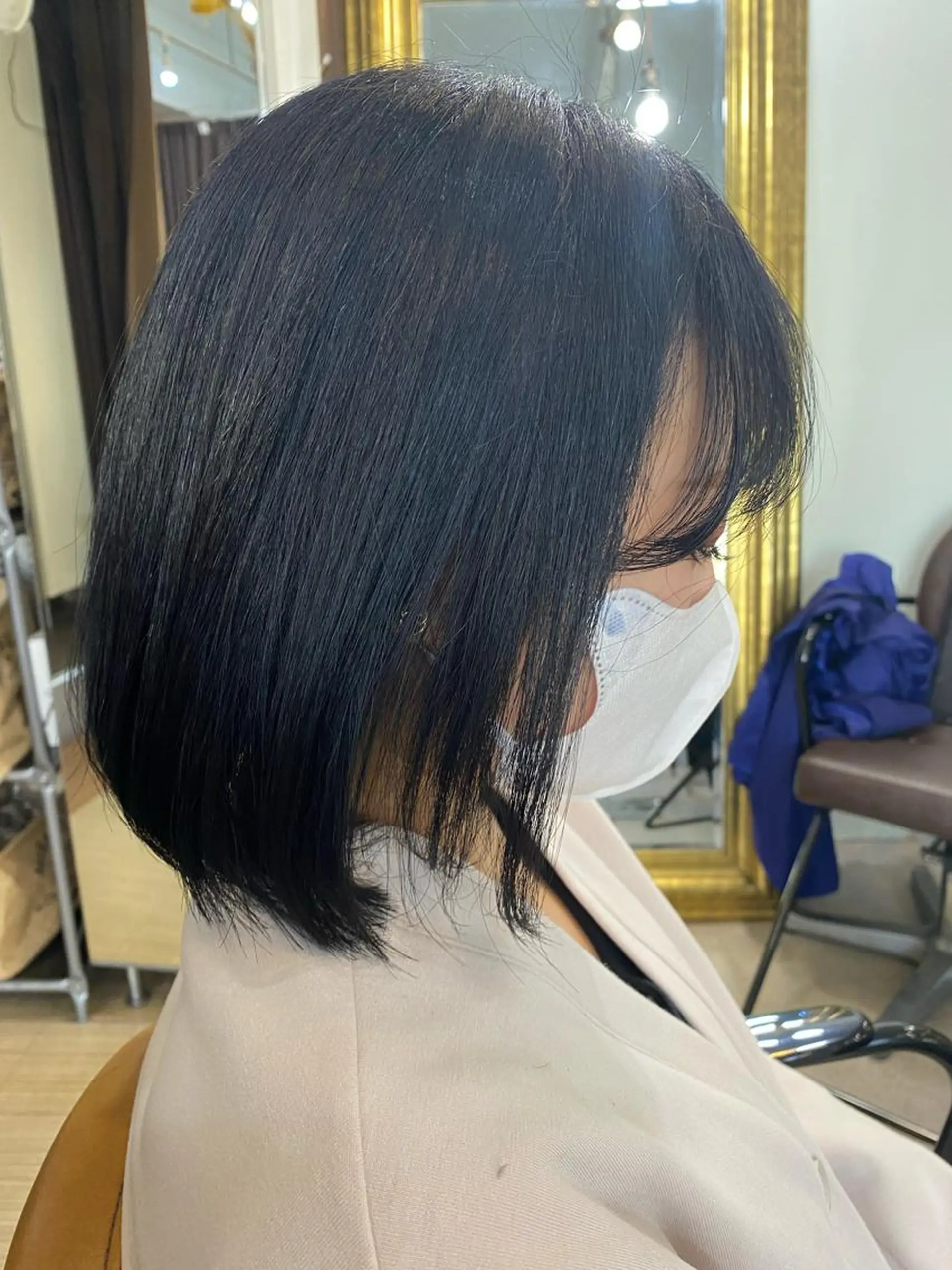 ミディアム カラー アディクシーカラー 黒髪 ブルーカラー ブルーブラック 透明感カラー sora所属・廣瀬 瞳のヘアスタイル