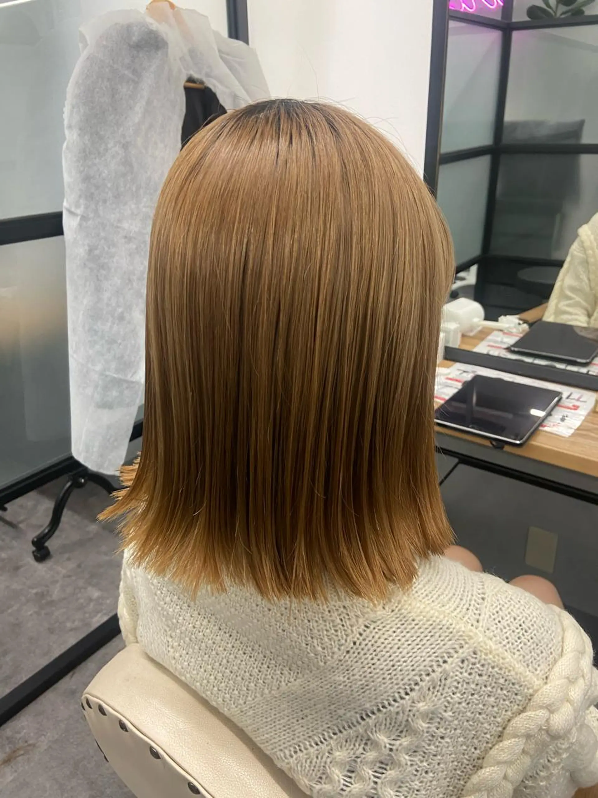 ミディアム natsumi / N°ariaのヘアスタイル