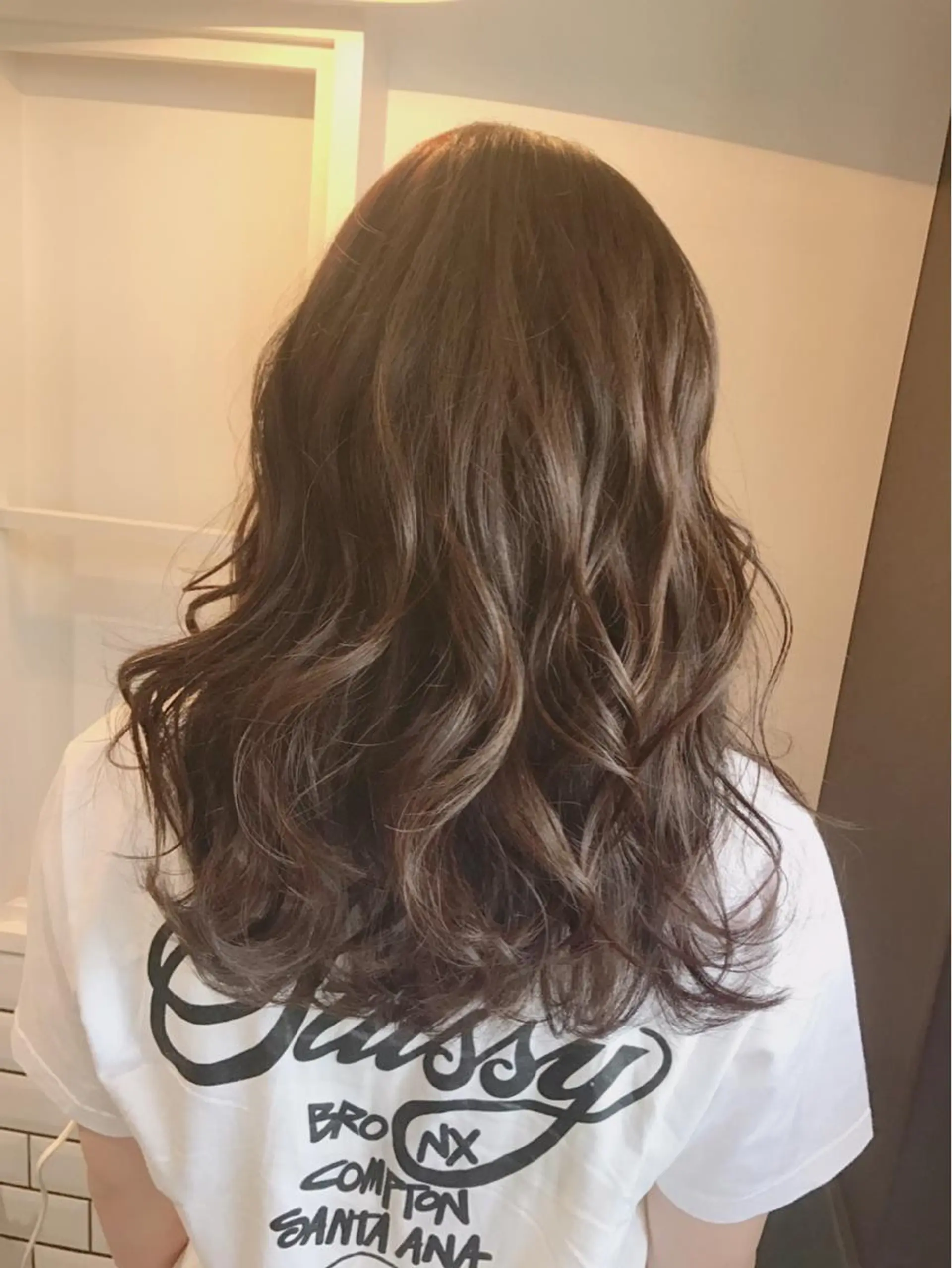 セミロング カラー ヤマナカ エリカのヘアスタイル