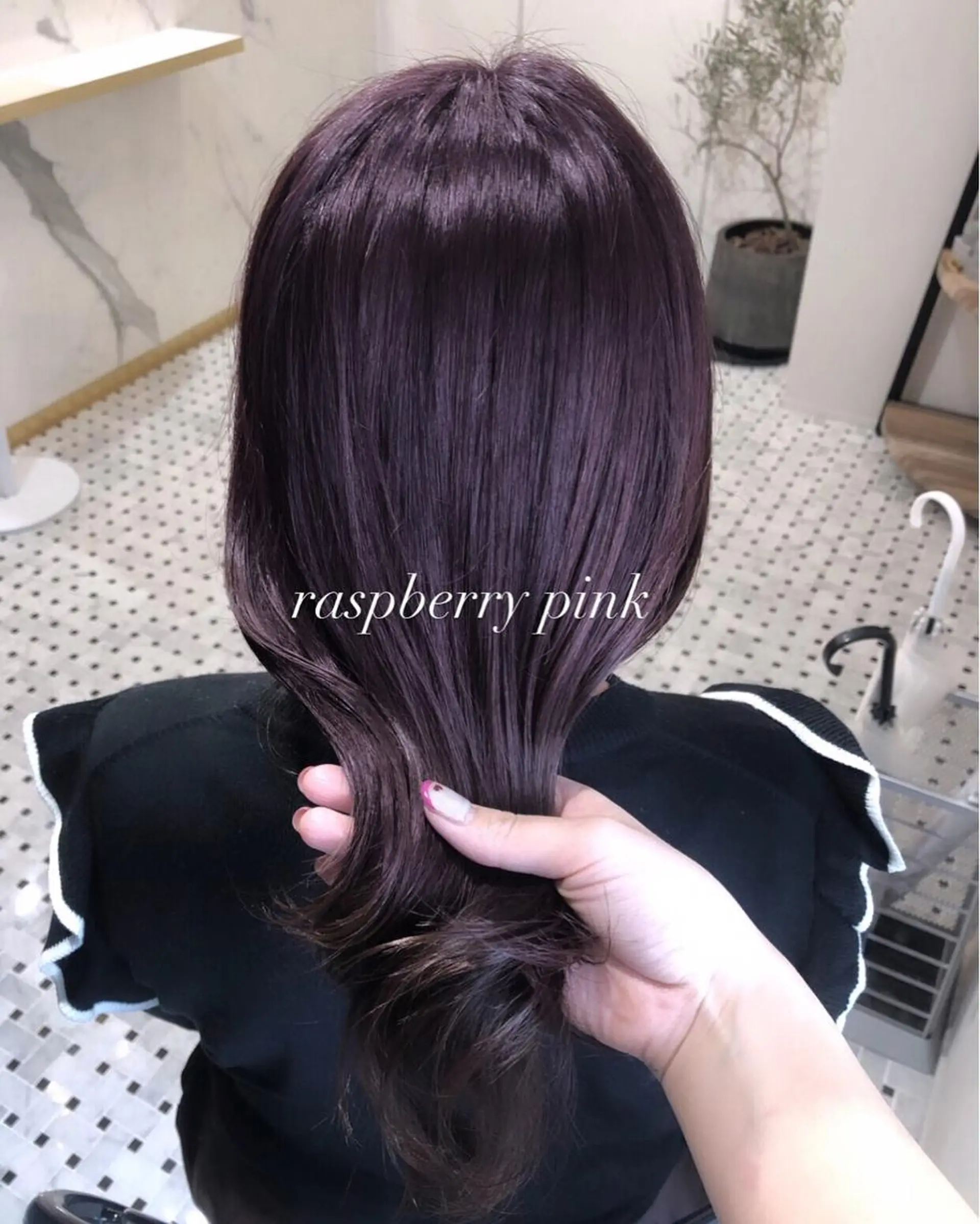 ロング カラー ヘアアレンジ 関谷 あいみのヘアスタイル