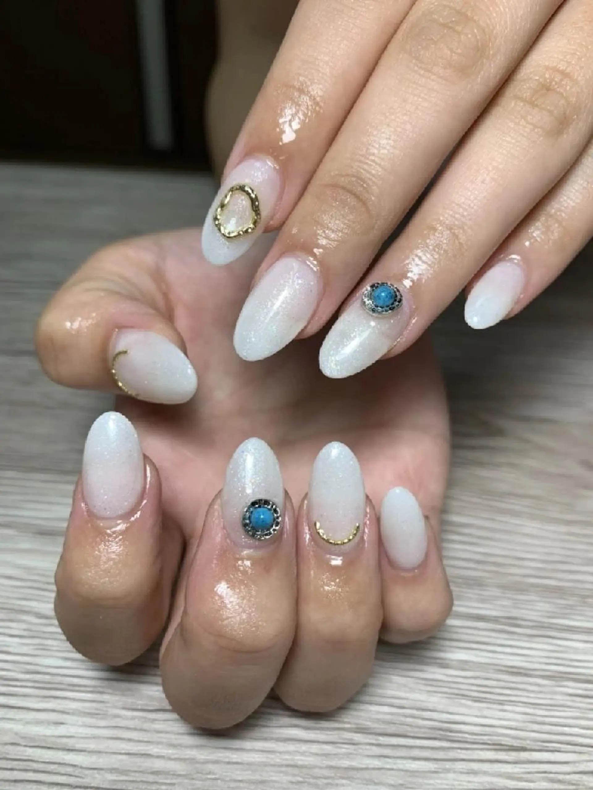 ネイル ハンドネイル akanail .のネイルデザイン