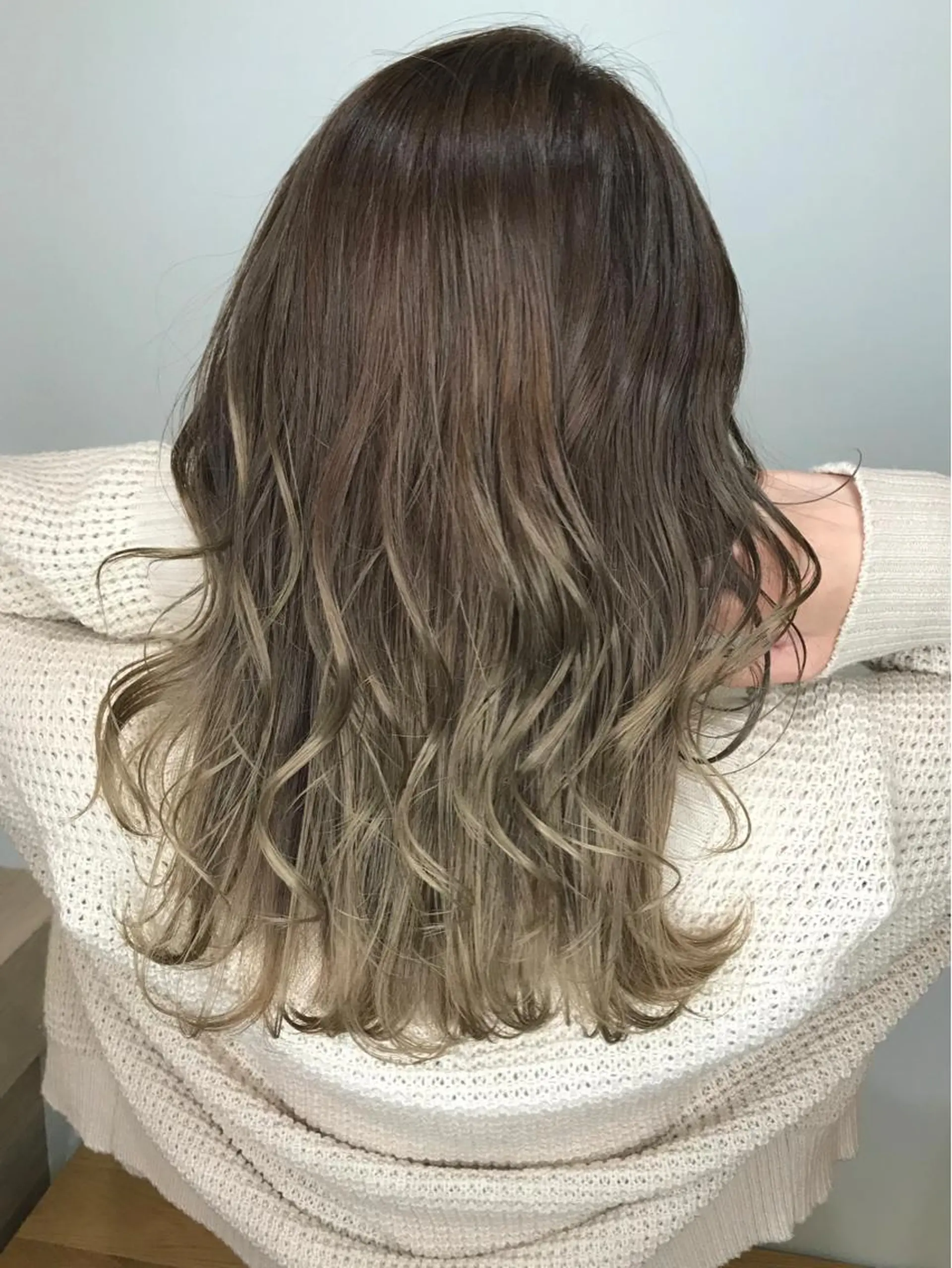 セミロング カラー ヘアアレンジ ベージュカラー ミルクティーベージュ 佐藤 魁人のヘアスタイル