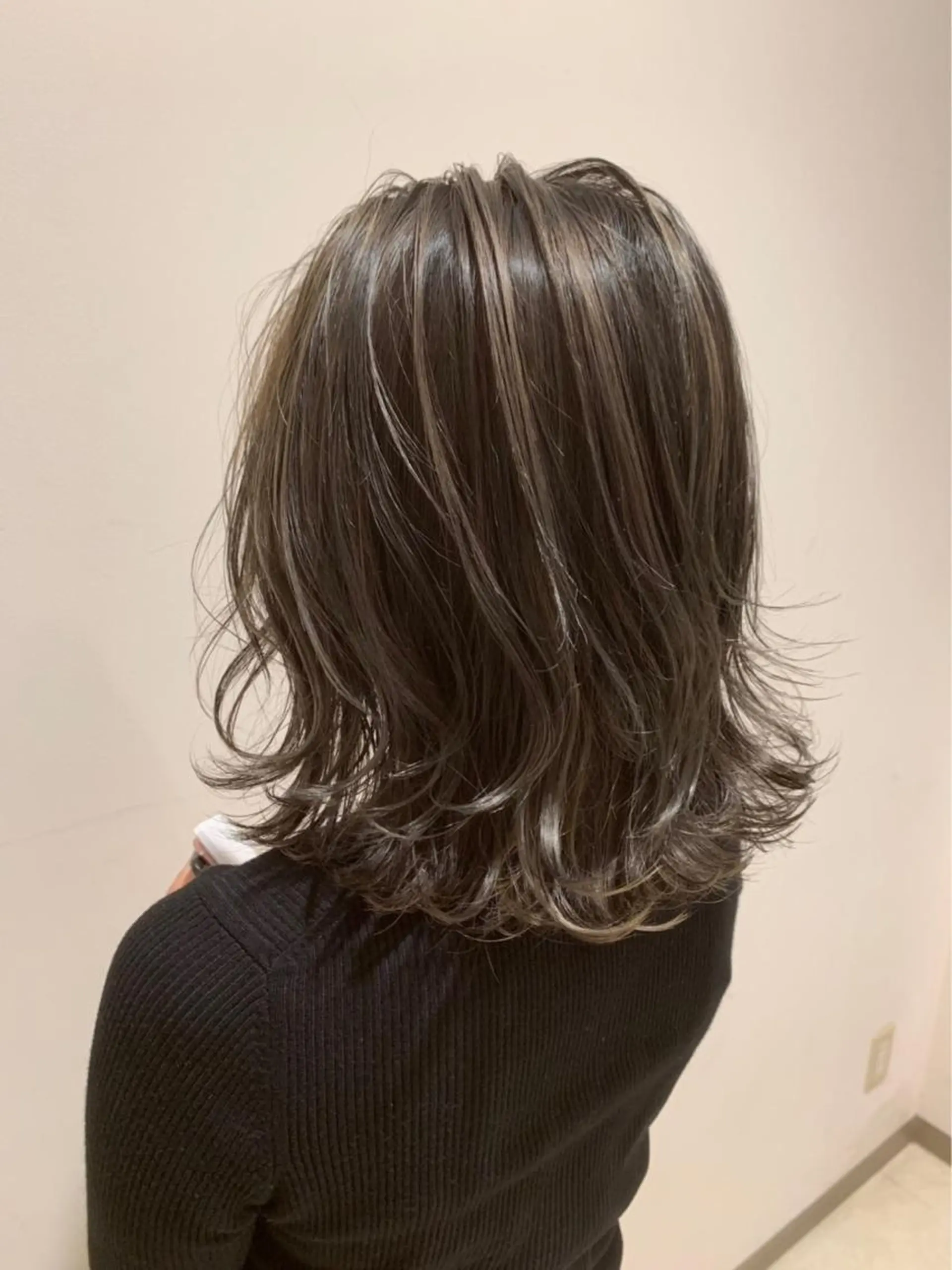 ミディアム ハイライト レイヤーカット _WHITE京橋店所属・【White京橋】 岸 拓斗のヘアスタイル