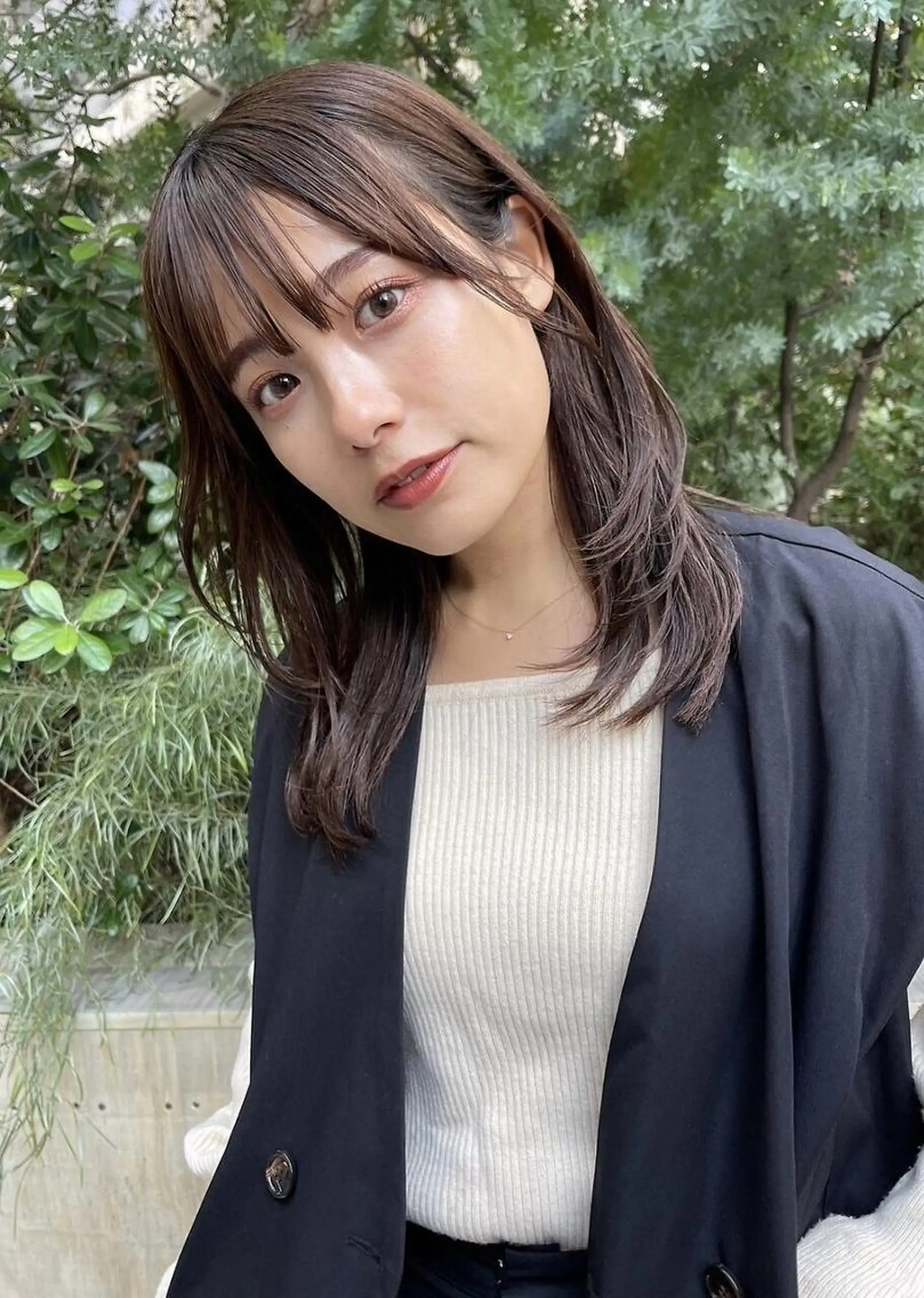 ミディアム Flora by siestaのヘアスタイル