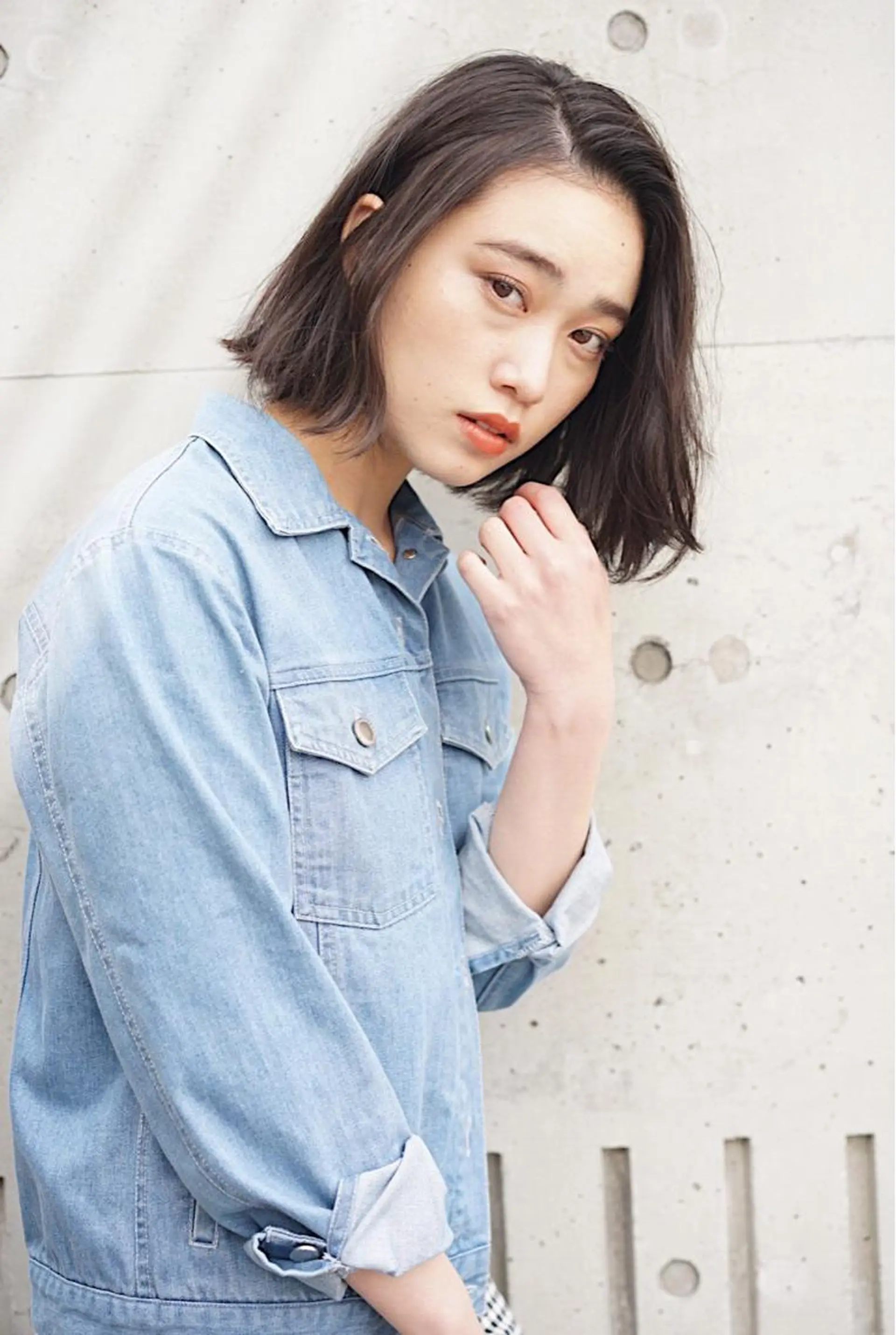 ミディアム ヘアールーム アートのヘアスタイル