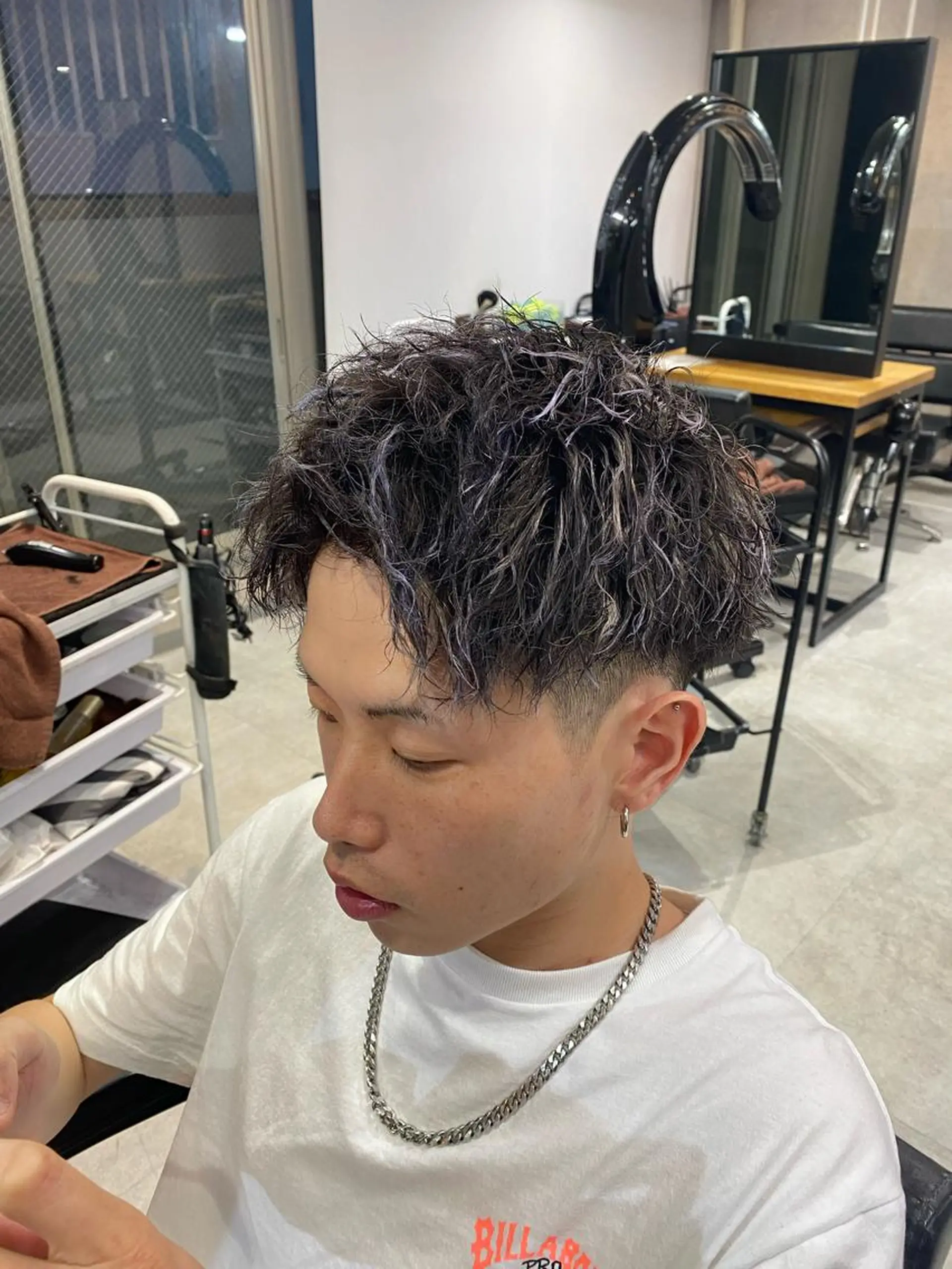 ショート カラー パーマ メンズ メンズハイライト メンズパーマ メンズツイストパーマ ハイライトカラー ハイライト 🐉『メンズ美容師』 吉田龍星🐉のヘアスタイル