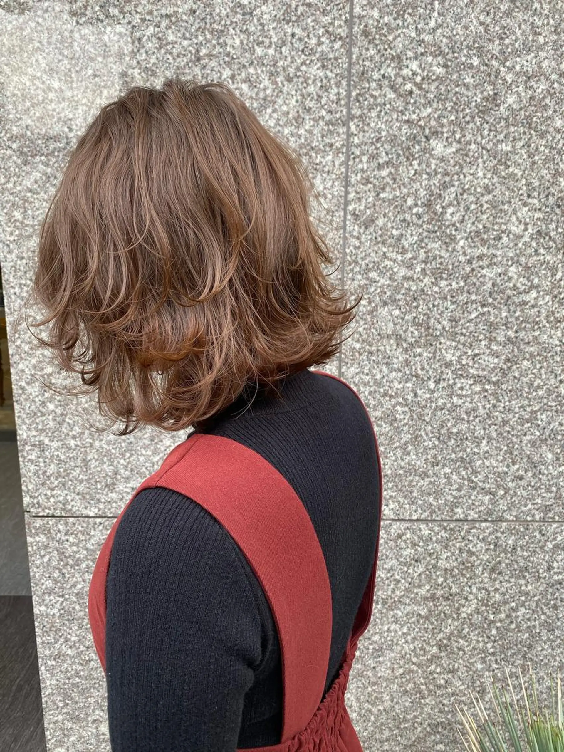 ショート カラー ボブレイヤー ベージュカラー ボブ レイヤーカット 似合わせカット カット ヘアカラー トリートメント (h)wim ウィムのヘアスタイル