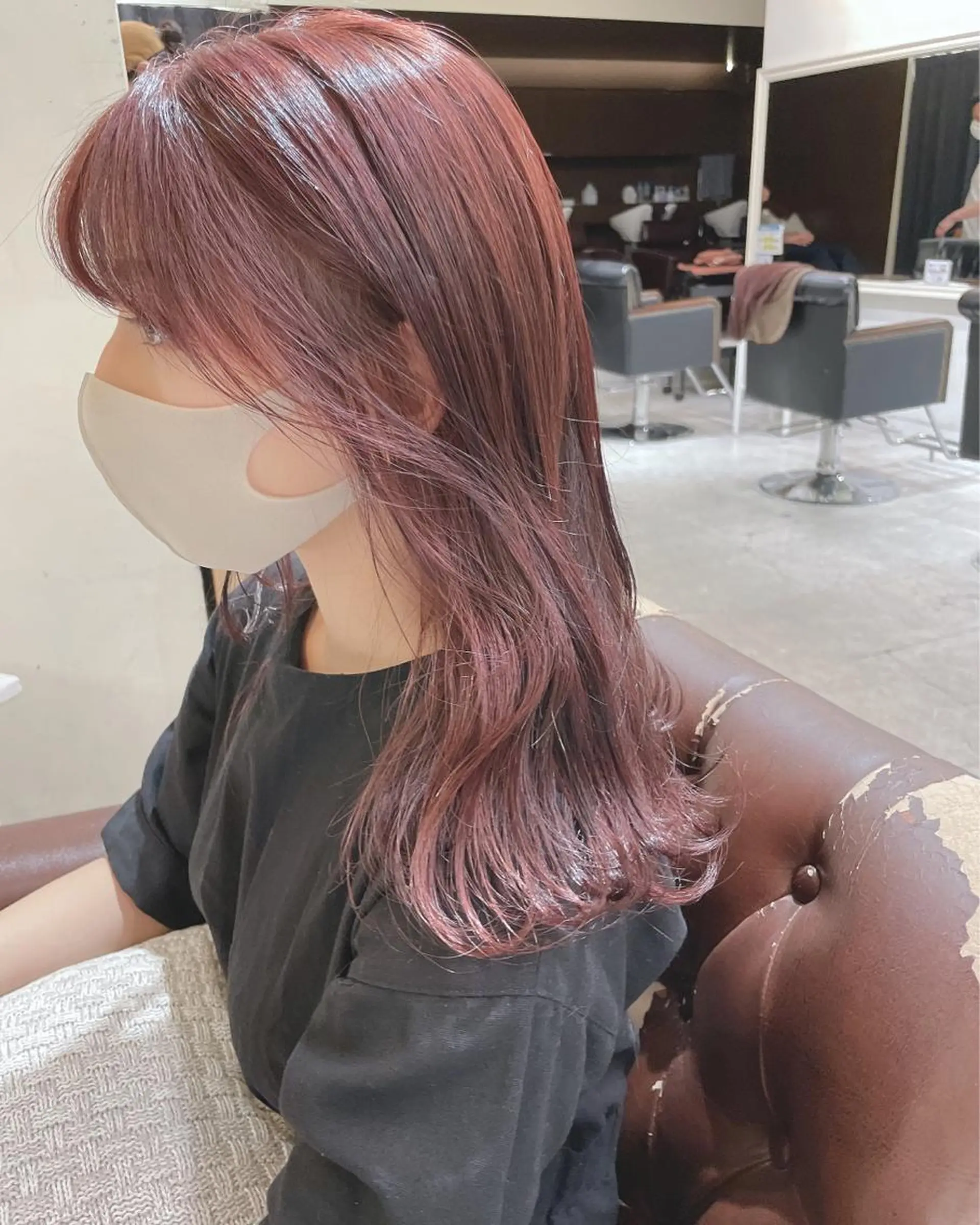 セミロング カラー ぱつっとボブ 古家 佑真のヘアスタイル