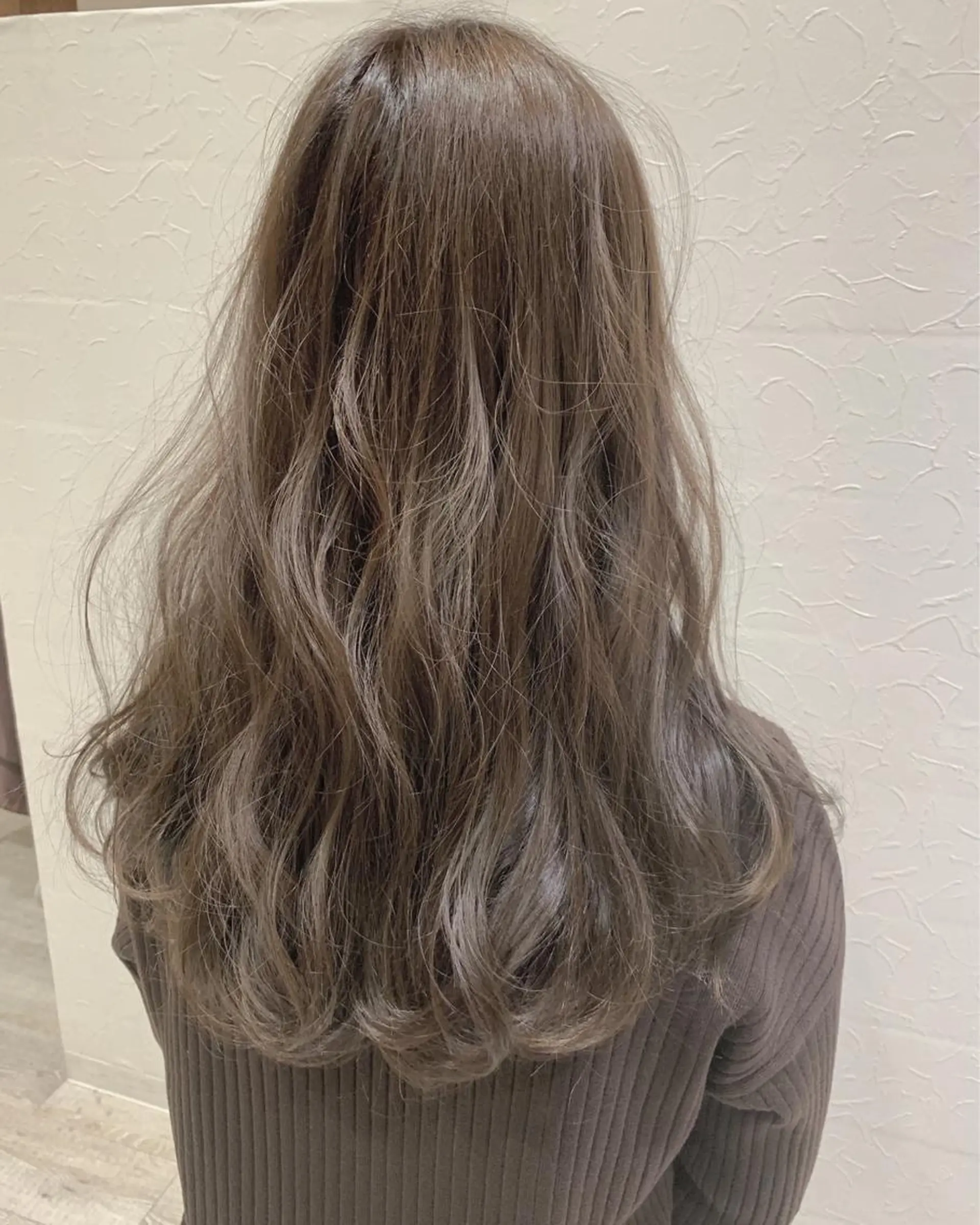 セミロング カット ヘアカラー THOiRY栄所属・三宅航平 モデル募集⭐️のヘアスタイル
