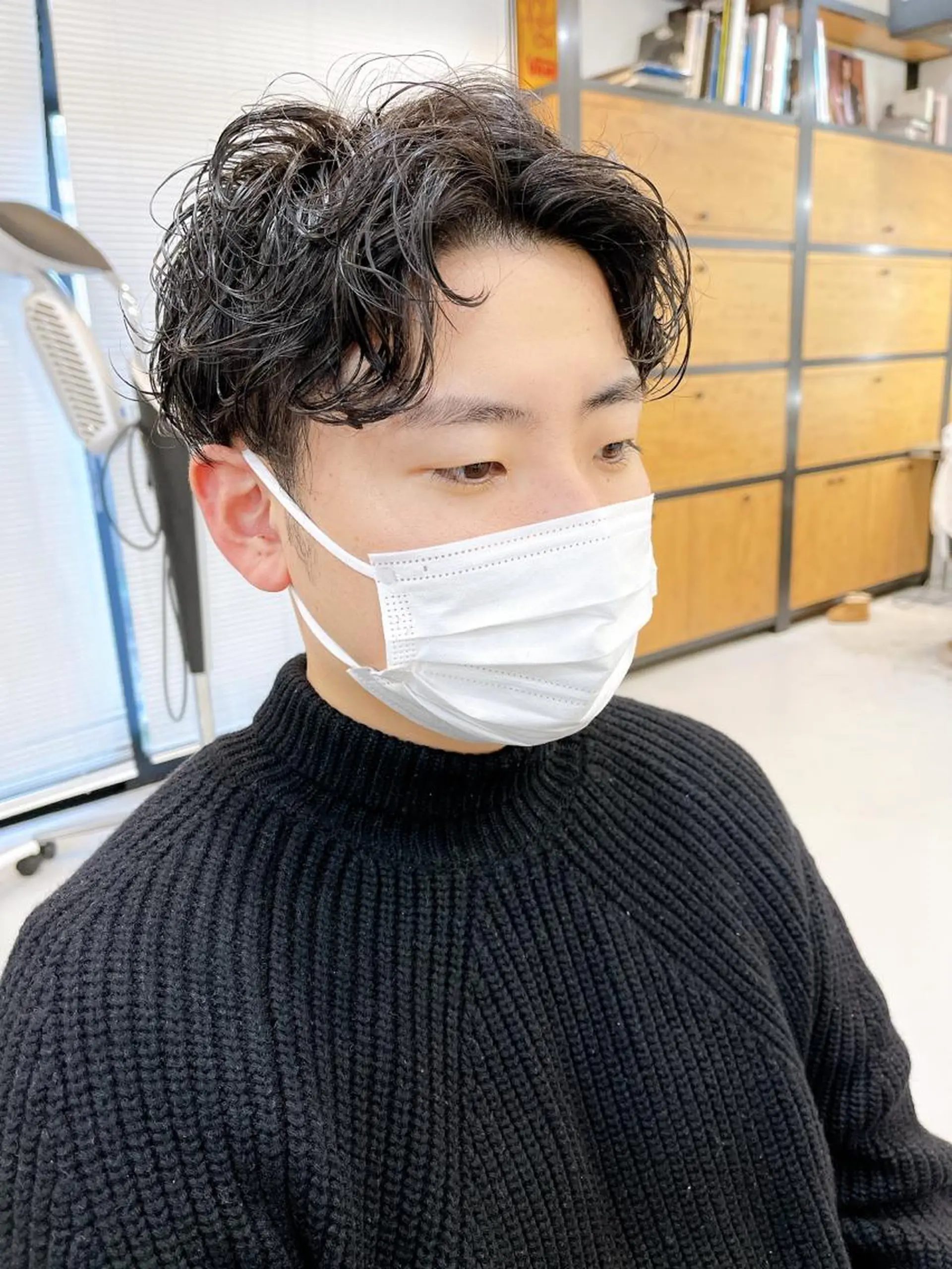 ショート パーマ メンズ センターパート メンズパーマ カット パーマ メンズパーマ タカキリョウのヘアスタイル