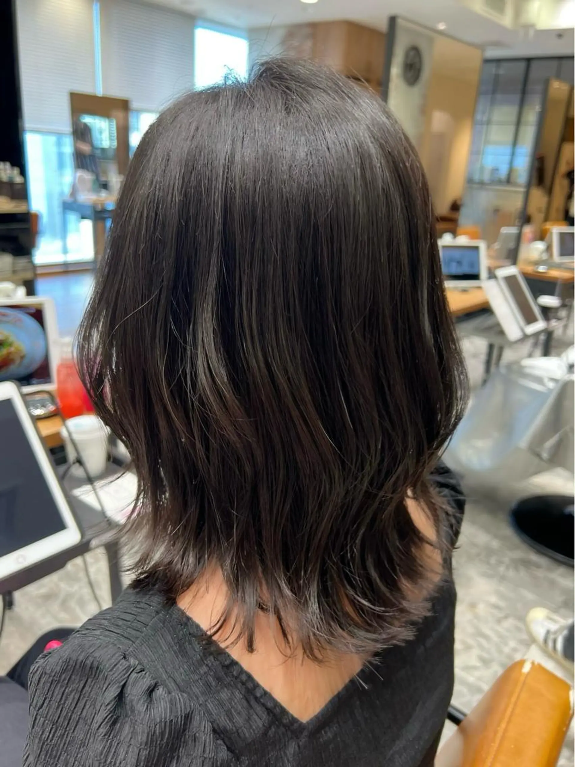 ミディアム カラー アッシュ ベージュカラー ブラウンカラー くびれヘア 髪質改善 カット ヘアカラー トリートメント 🧡くびれヘア/前髪 顔周り🧡久原結衣のヘアスタイル