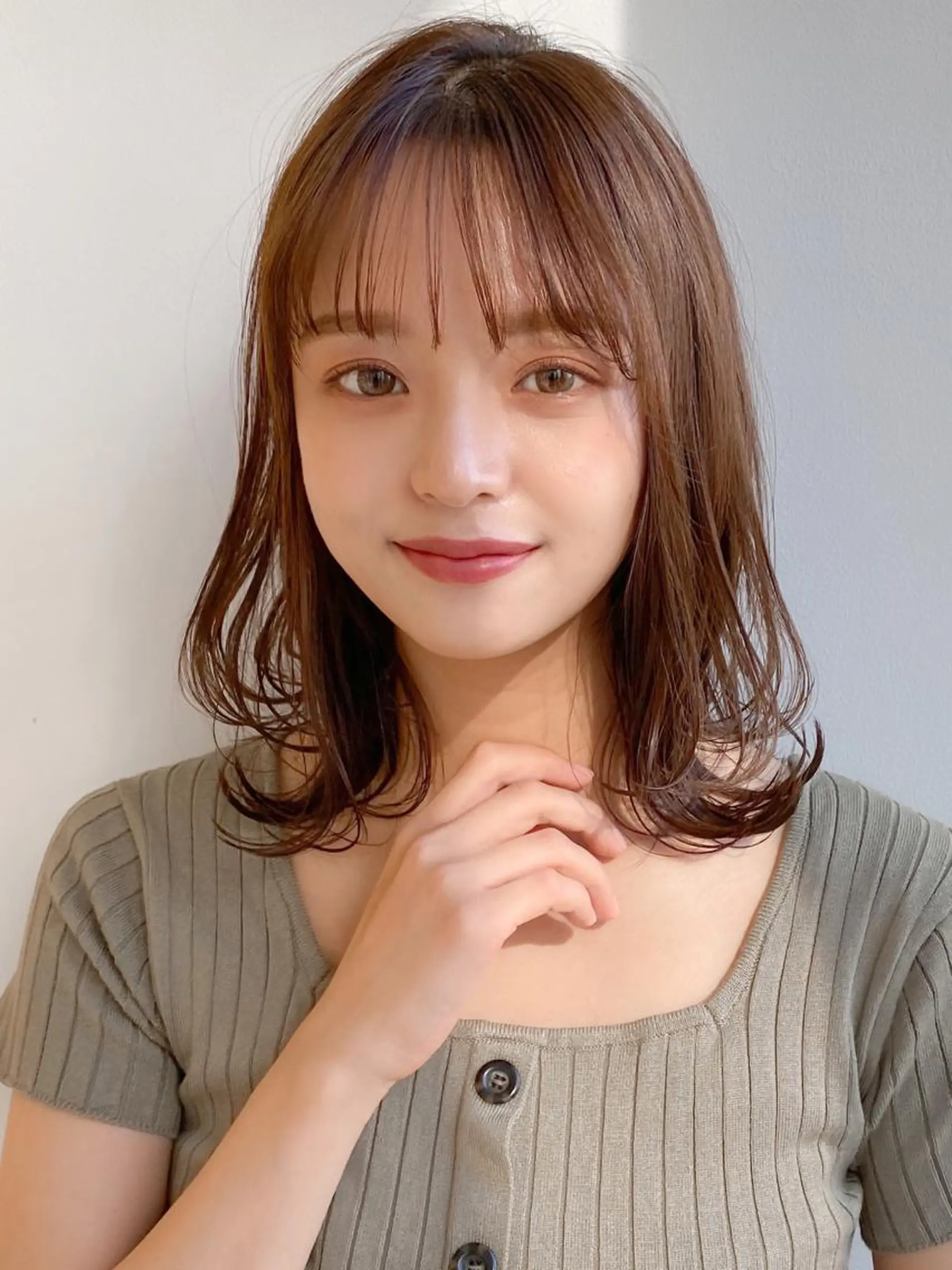 ミディアム カラー くびれヘア 佐藤 侑哉のヘアスタイル