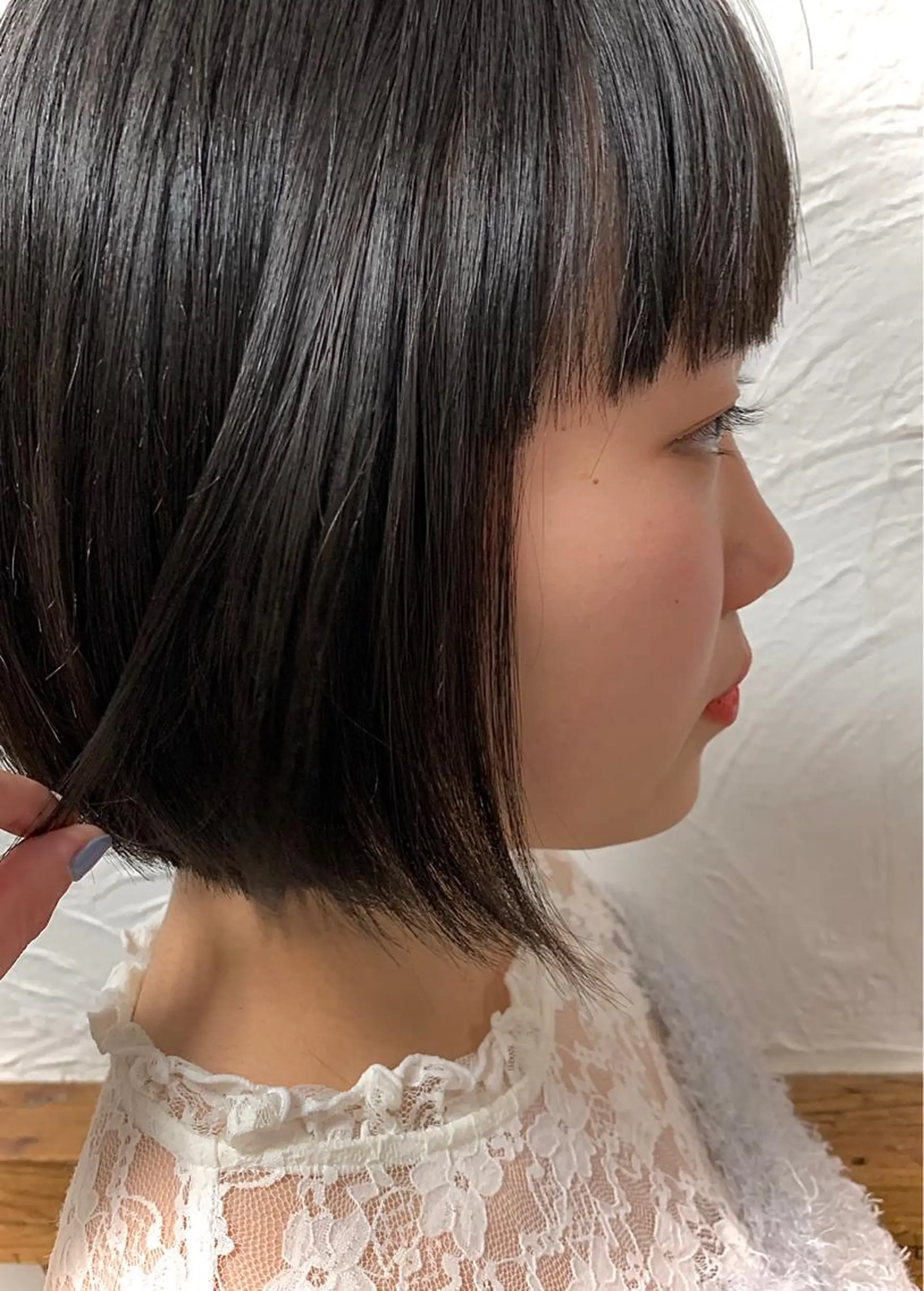 ショート カット 菅野 愛のヘアスタイル