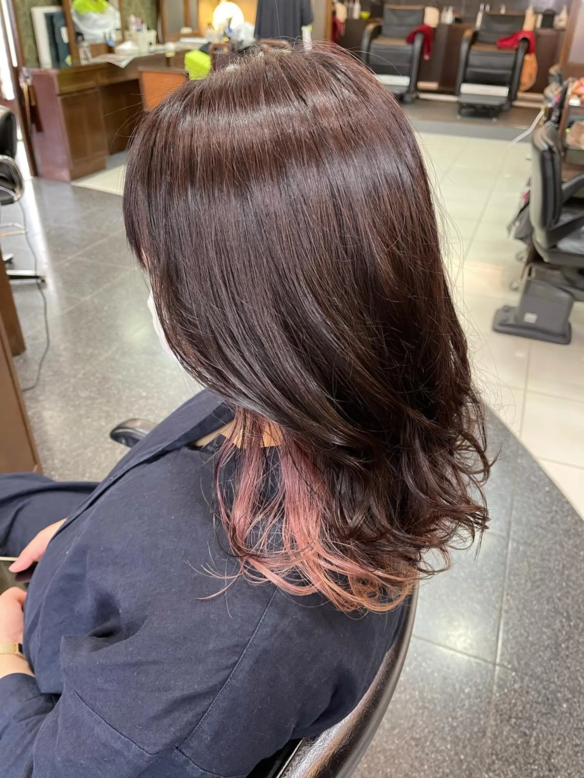 セミロング 谷川 由子のヘアスタイル