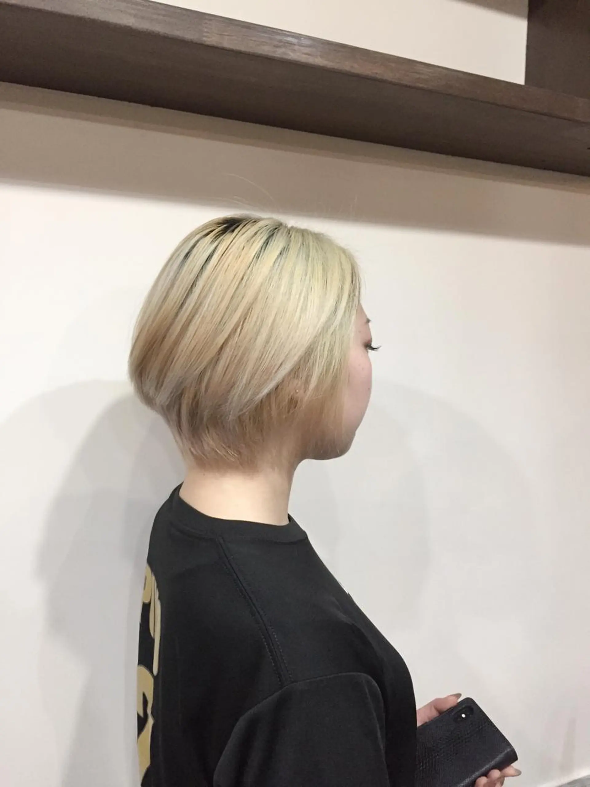 ショート カラー ブリーチ 縮毛矯正 トリートメント ヘアセット カラー特化サロン大阪 ルービック江坂/新城のヘアスタイル