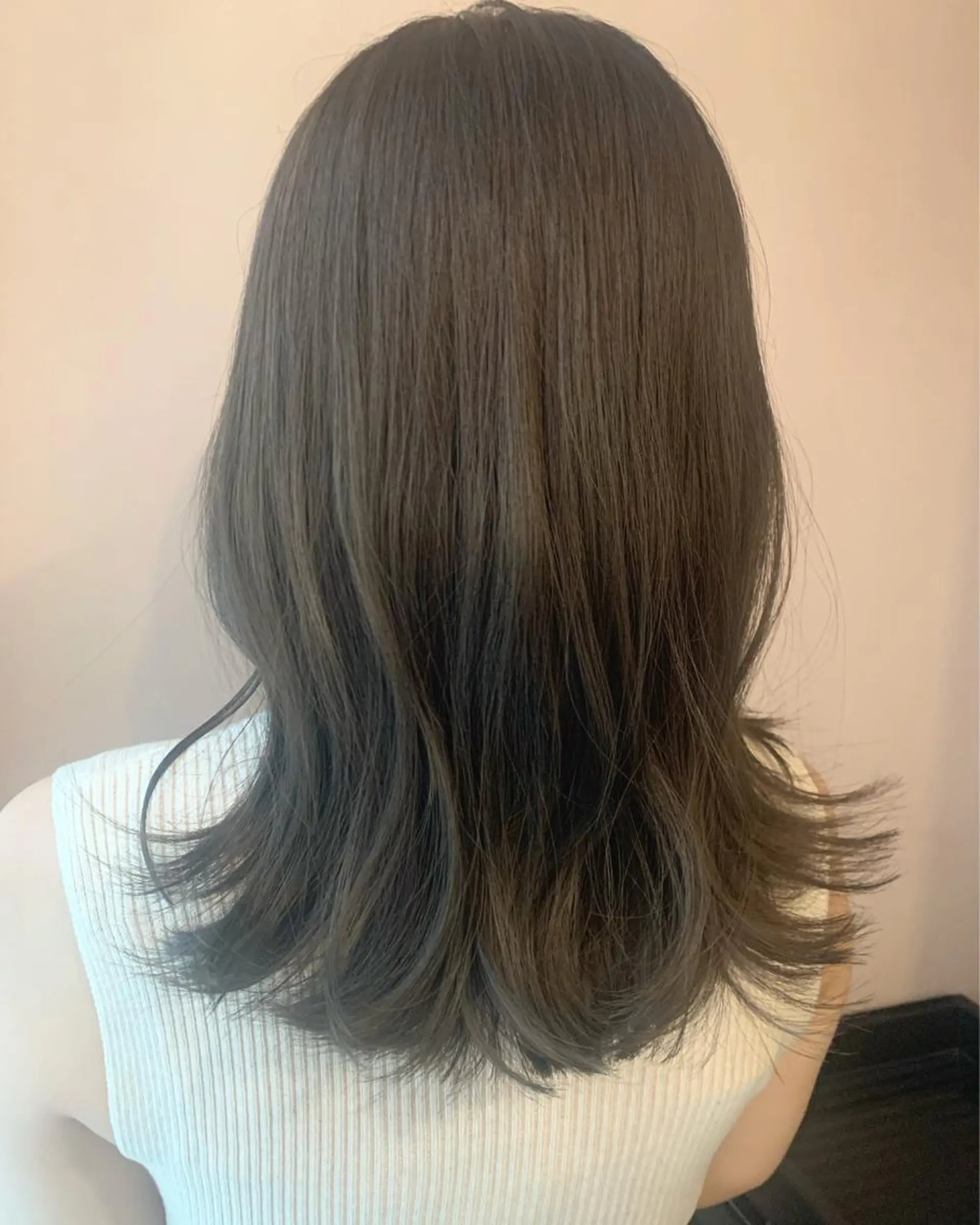 ロング カラー ブリーチ 透明感カラー グレージュ ブリーチなしカラー オリーブグレージュ カット ヘアカラー トリートメント hub hair レイヤー/透明感のヘアスタイル