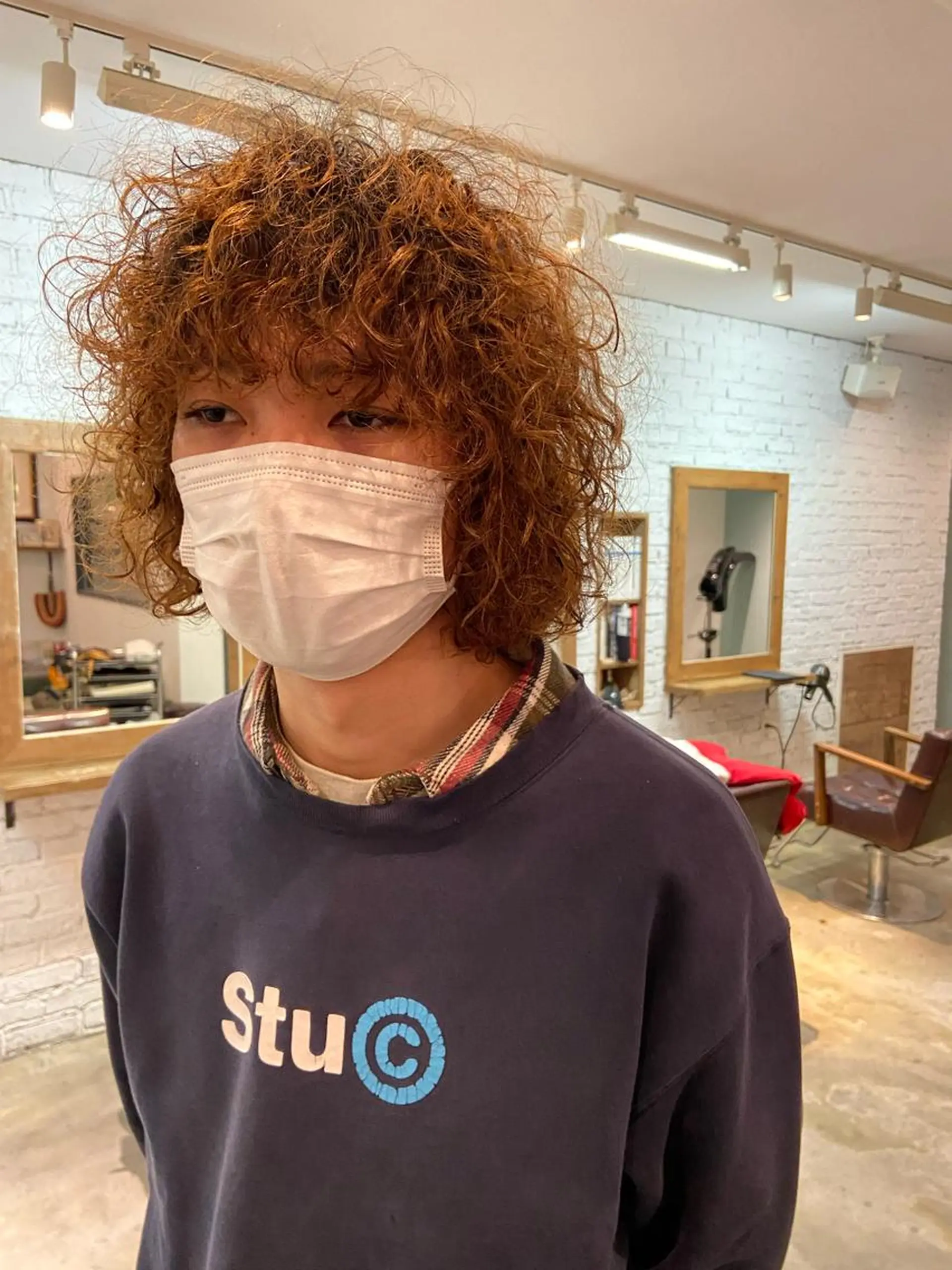 ミディアム パーマ メンズ ミディアムパーマ メンズパーマ プードルパーマ プードルパーマ sola方南町所属・原一真/ 外国人ショートヘアのヘアスタイル