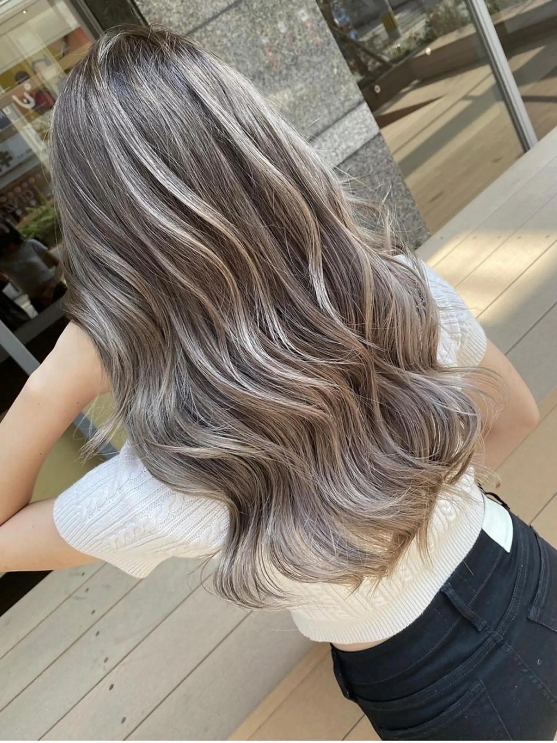 ミディアム カラー バレイヤージュ ブリーチ レイヤーカット Lond  lea 🦋ayana🦋のヘアスタイル
