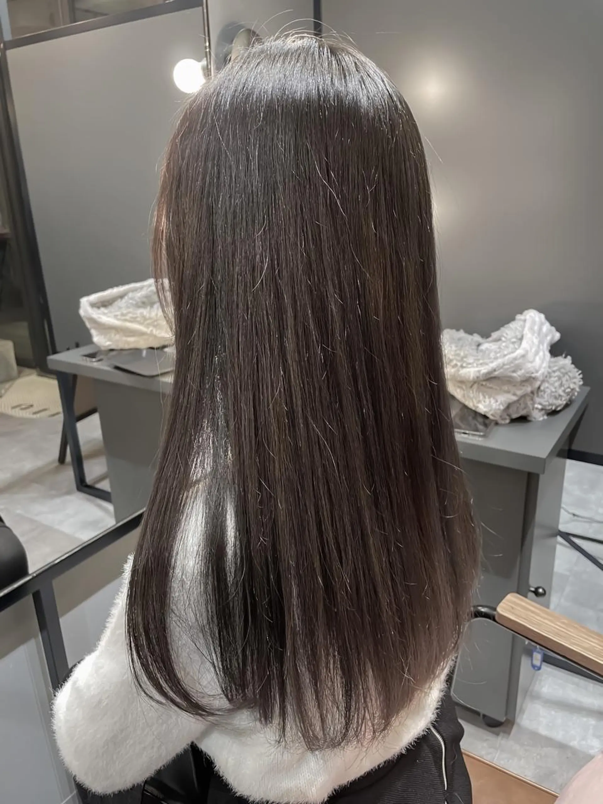 ロング カラー グレージュ シルバー シルバーグレージュ INCE HAIR ひらい なつきのヘアスタイル