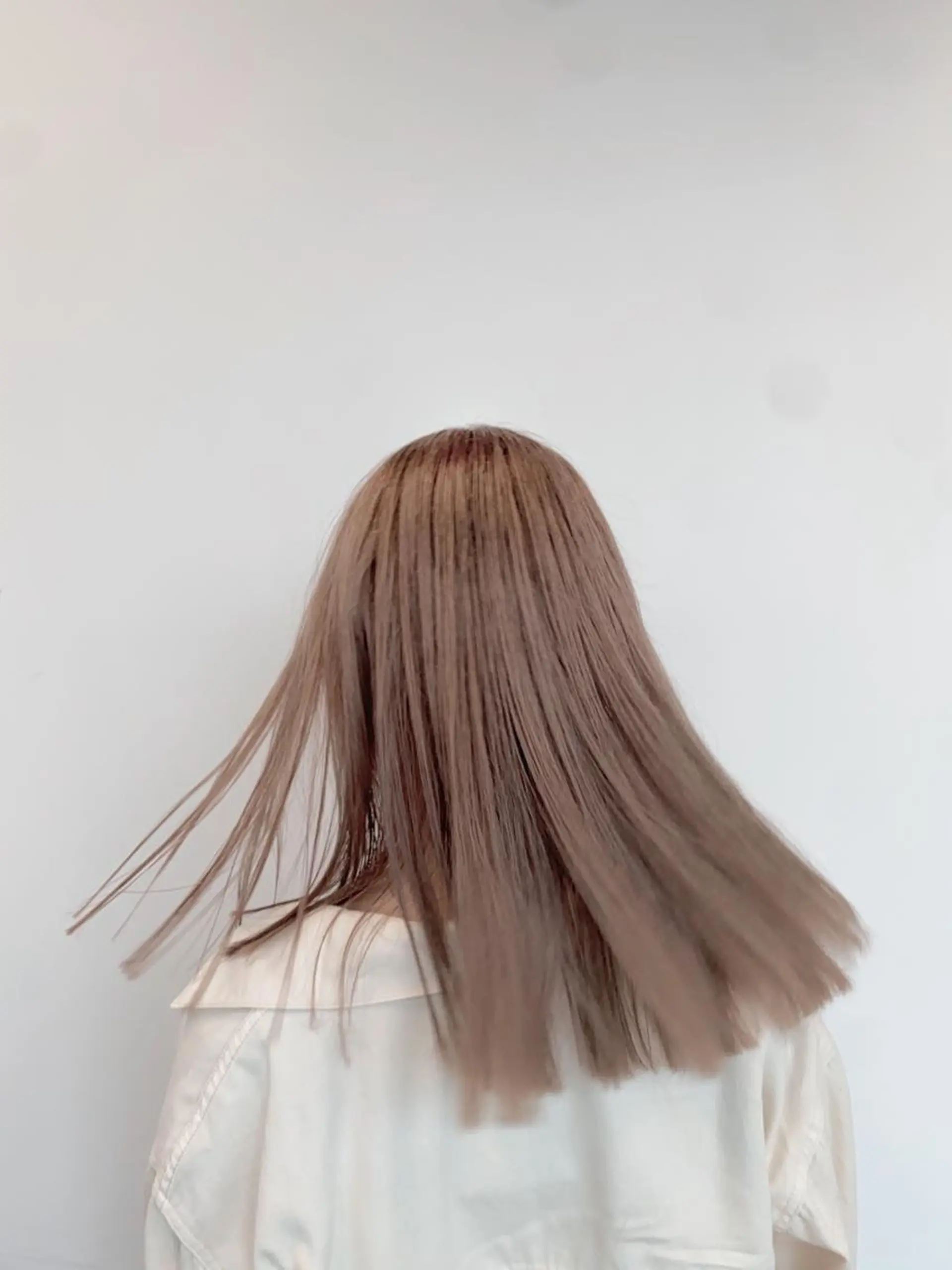 セミロング カラー Living所属・ヨシモトリョウ 髪質改善/美髪のヘアスタイル