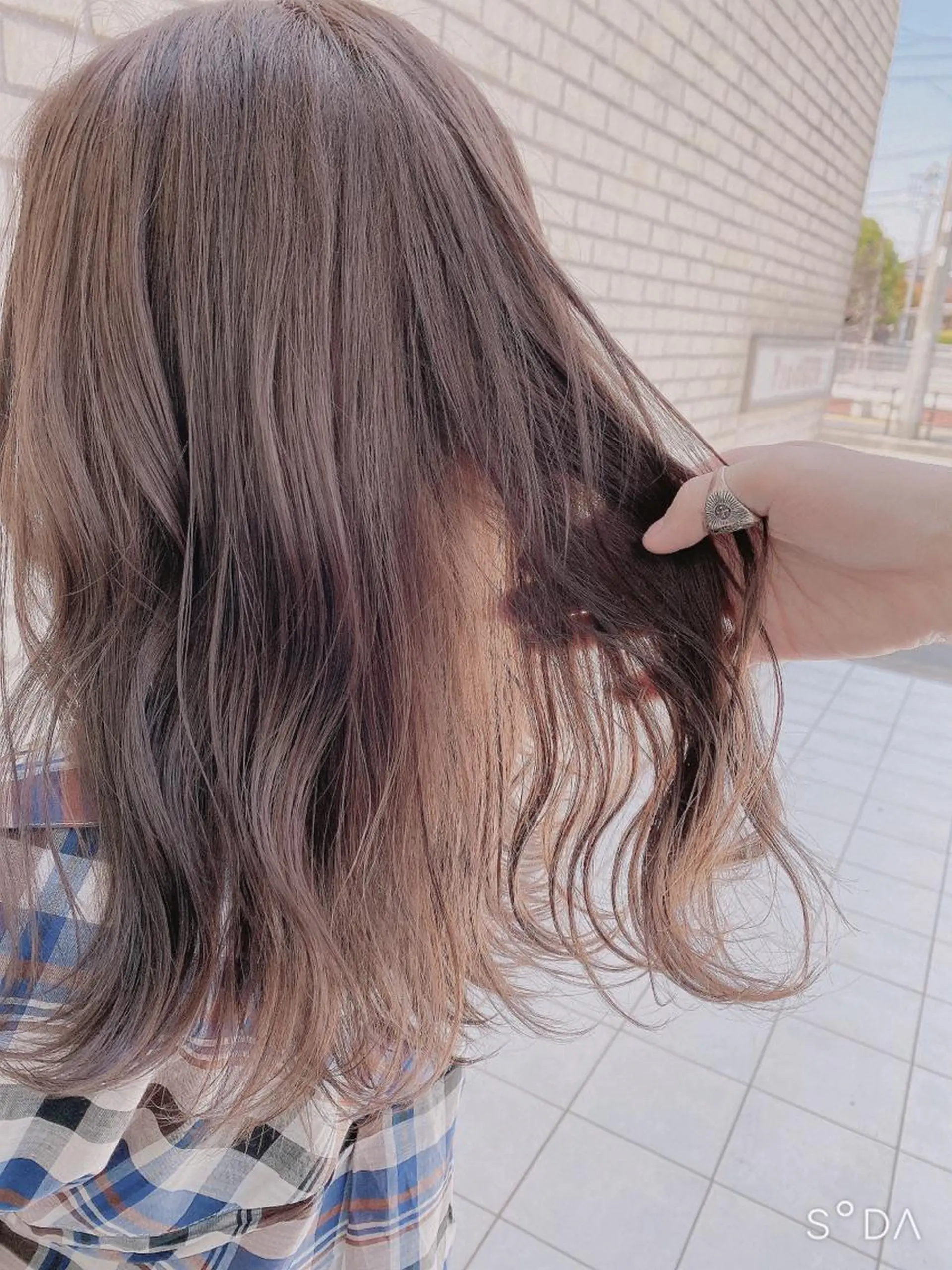 セミロング カラー ヘアカラー 艶髪レイヤー屋さん 大澤竜馬のヘアスタイル