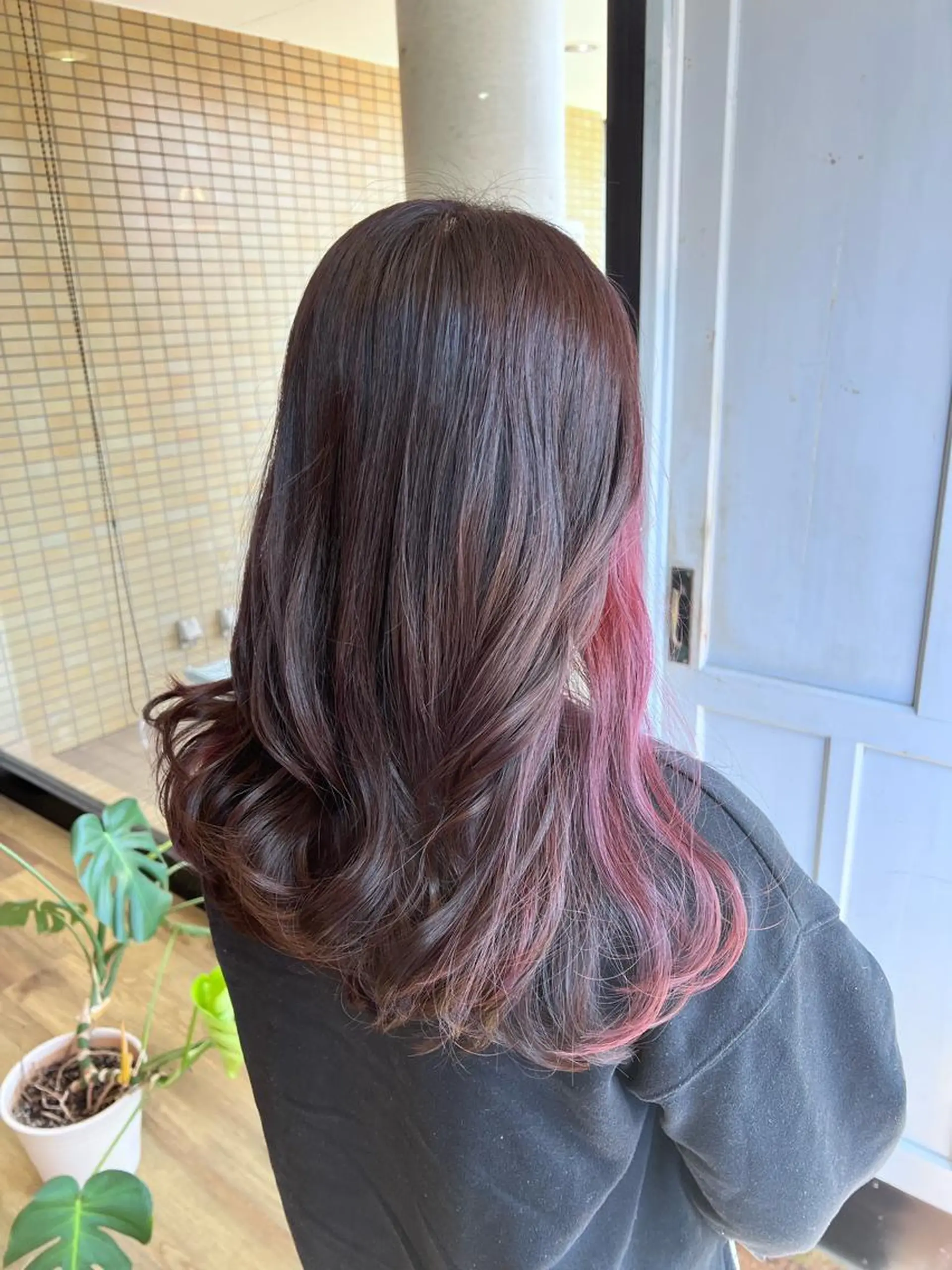 ロング カラー ブラウンカラー ピンクカラー ピンクブラウン ヘアカラー ツキダテ ユイのヘアスタイル