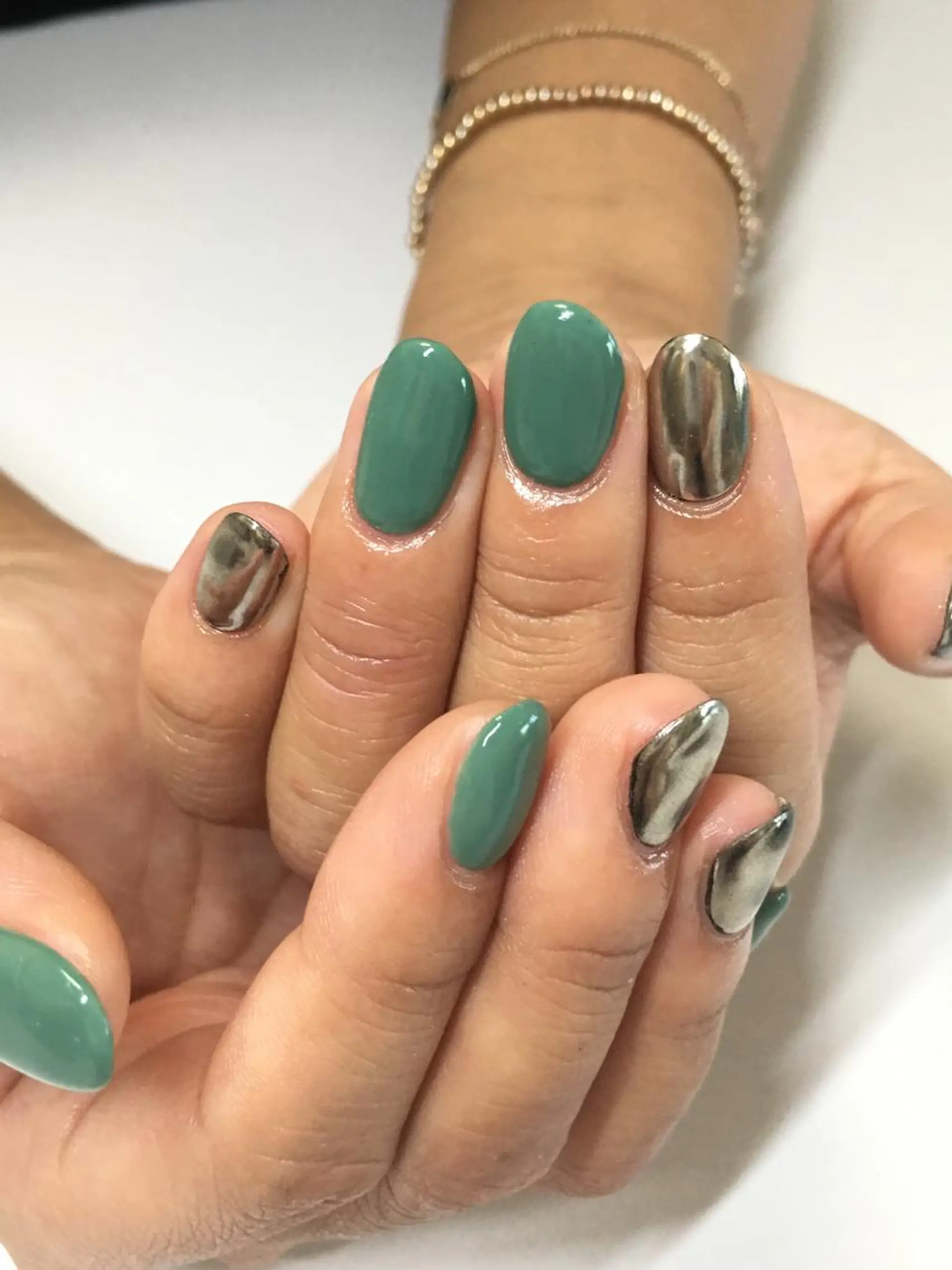 ネイル ミラーネイル glow_ nailのネイルデザイン